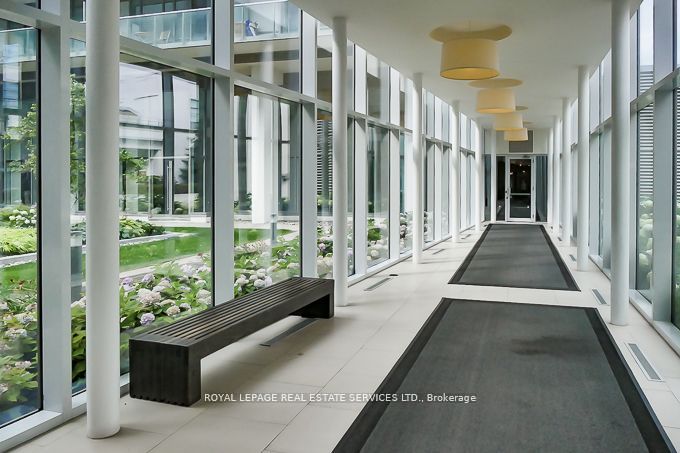 90 Stadium Road 1102, Toronto, ON M5V 3W5 photo 4