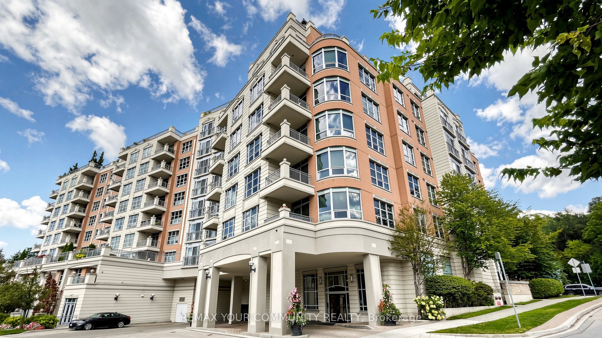10 Old York Mills Road 410, Toronto, ON M2P 2G9 photo 3