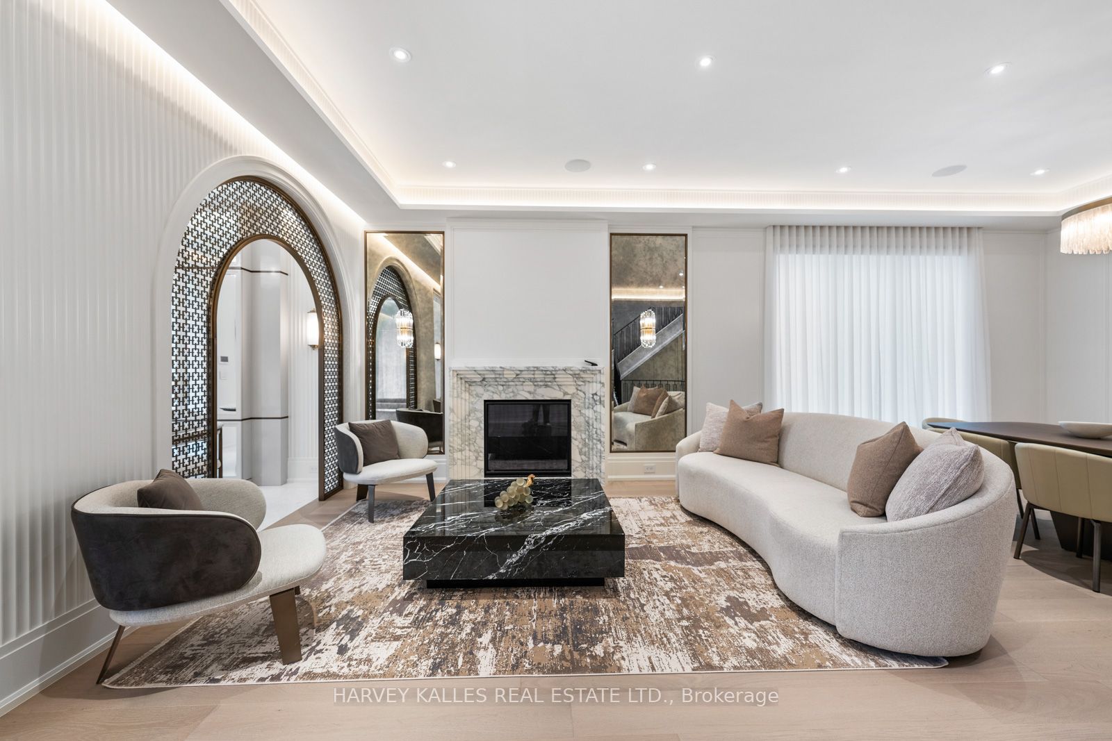 117 Yonge Boulevard, Toronto, ON M5M 3H2 photo 4