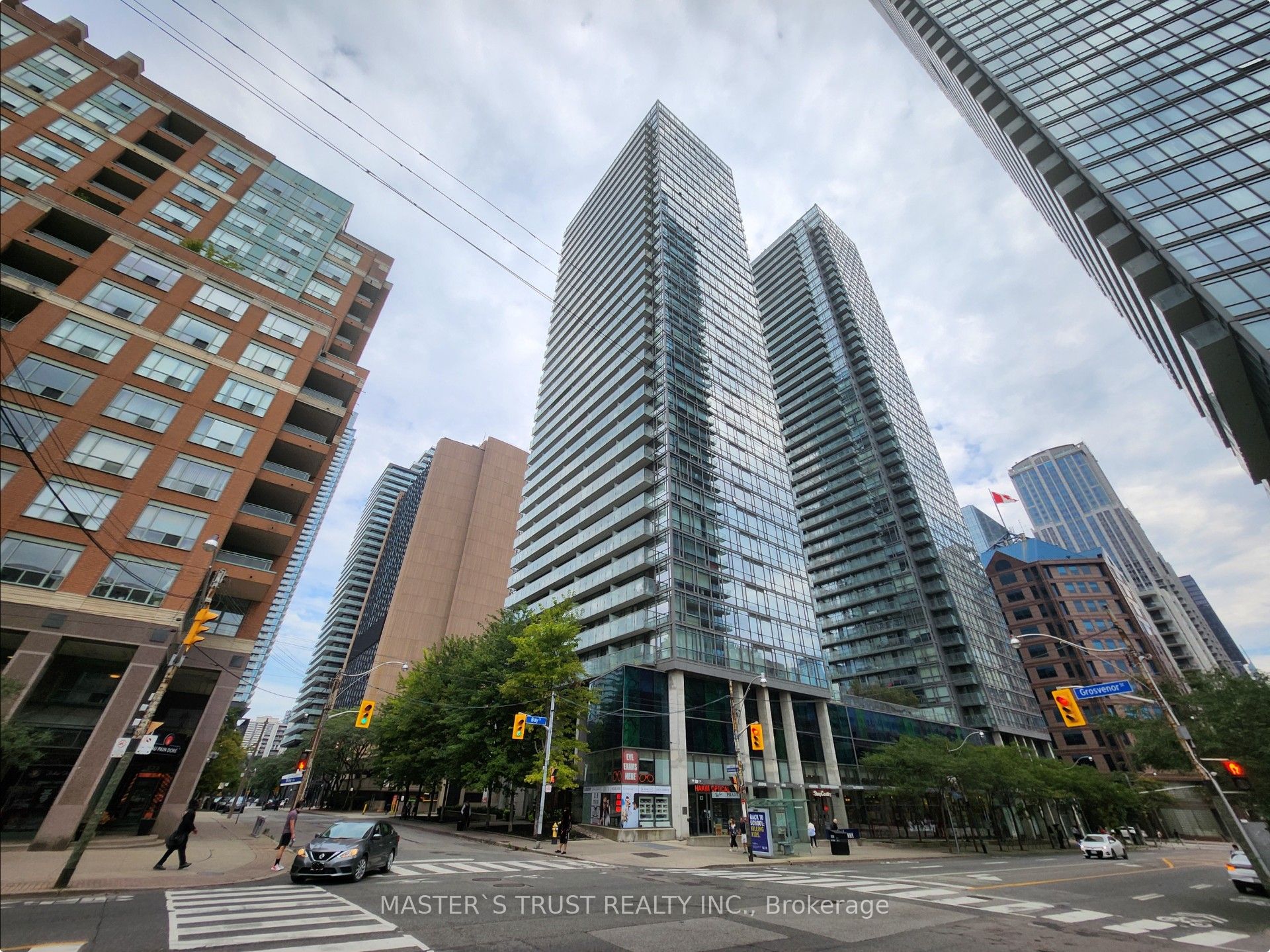 37 Grosvenor Street 410, Toronto, ON M4Y 3G5