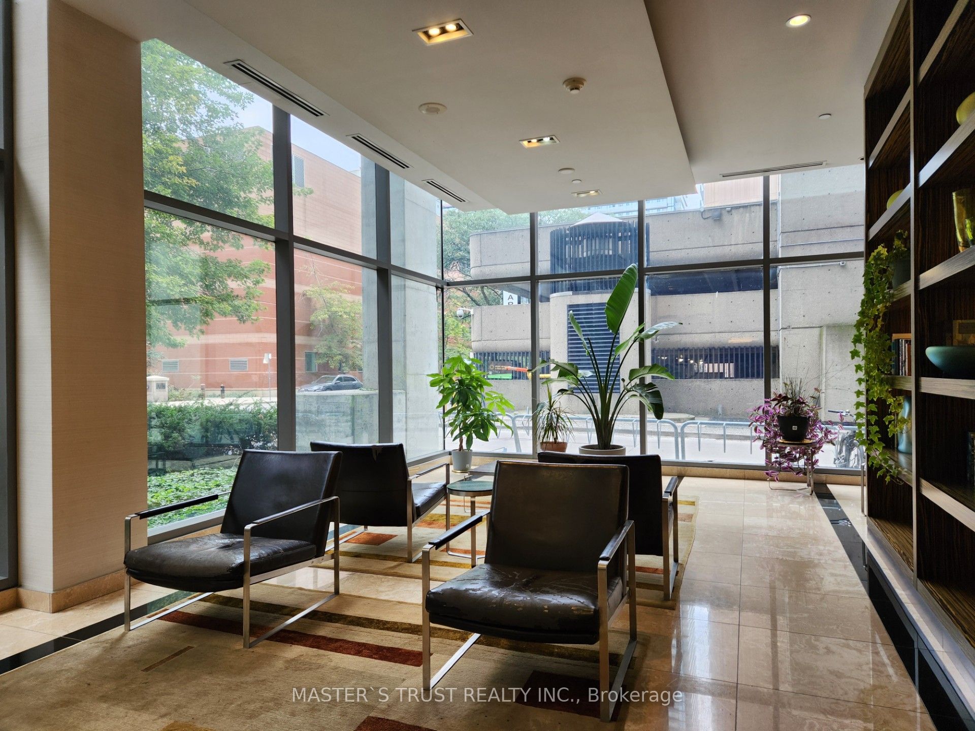 37 Grosvenor Street 410, Toronto, ON M4Y 3G5 photo 4