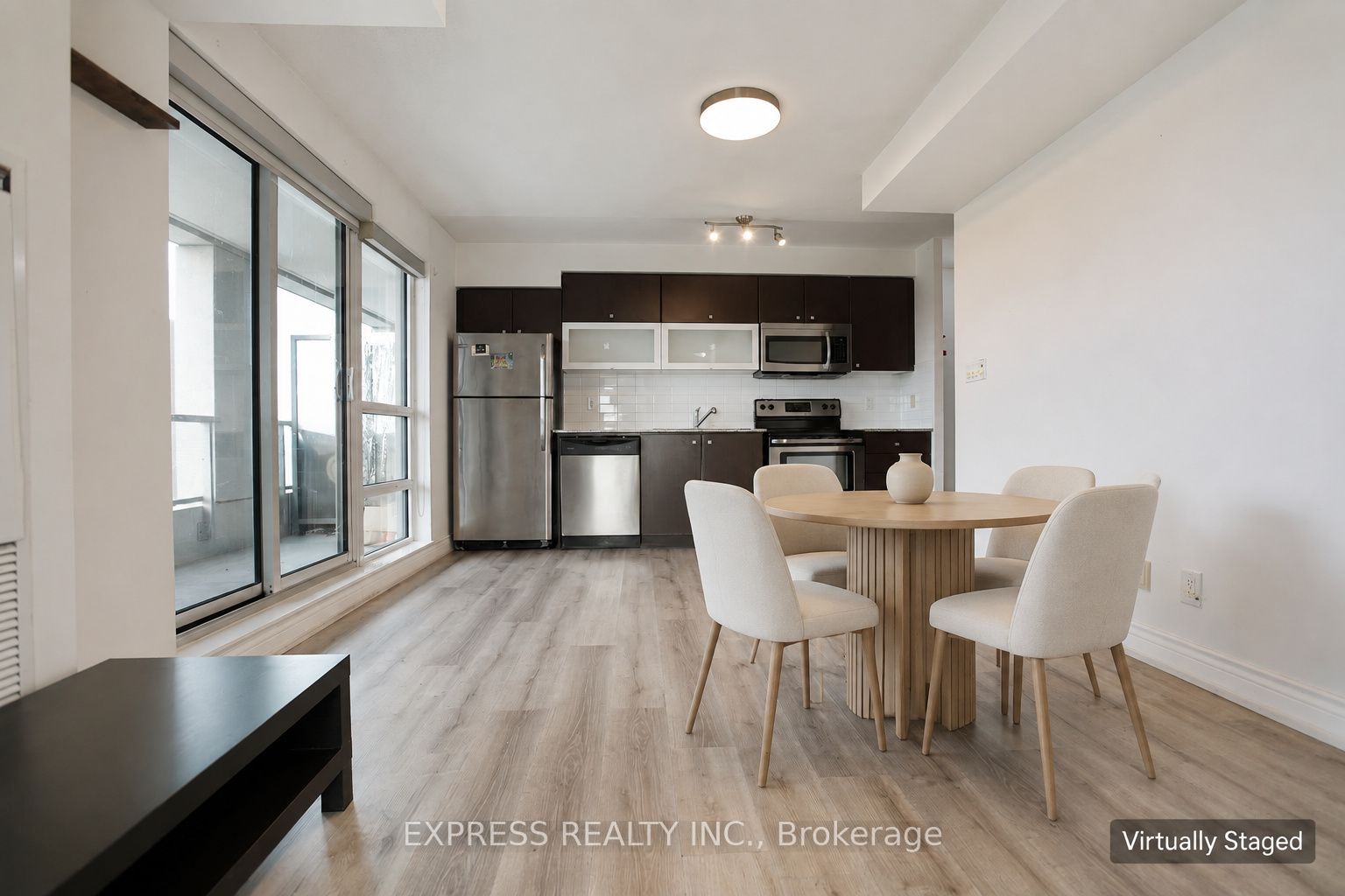 2015 Sheppard Avenue E 1105, Toronto, ON M2J 0B3 photo 2