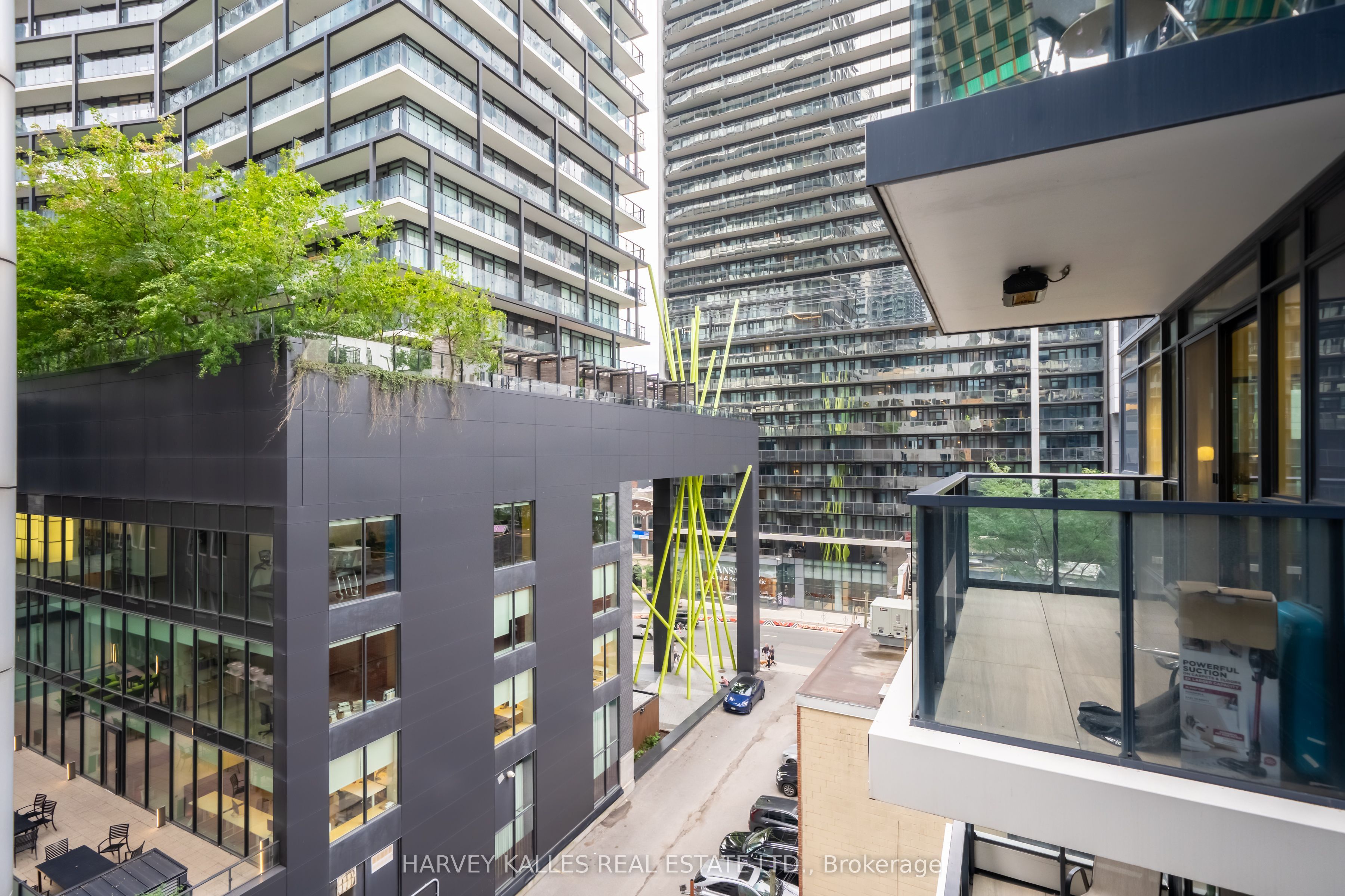 38 Widmer Street 710, Toronto, ON M5V 2E9 photo 4