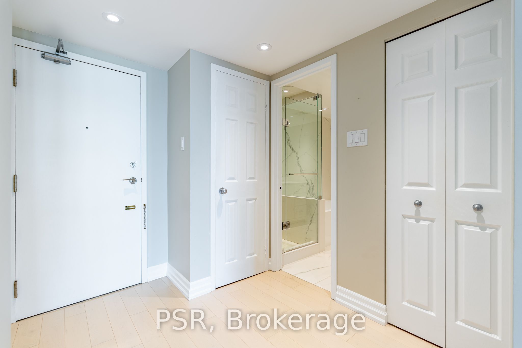 77 Harbour Square 1209, Toronto, ON M5J 2S2