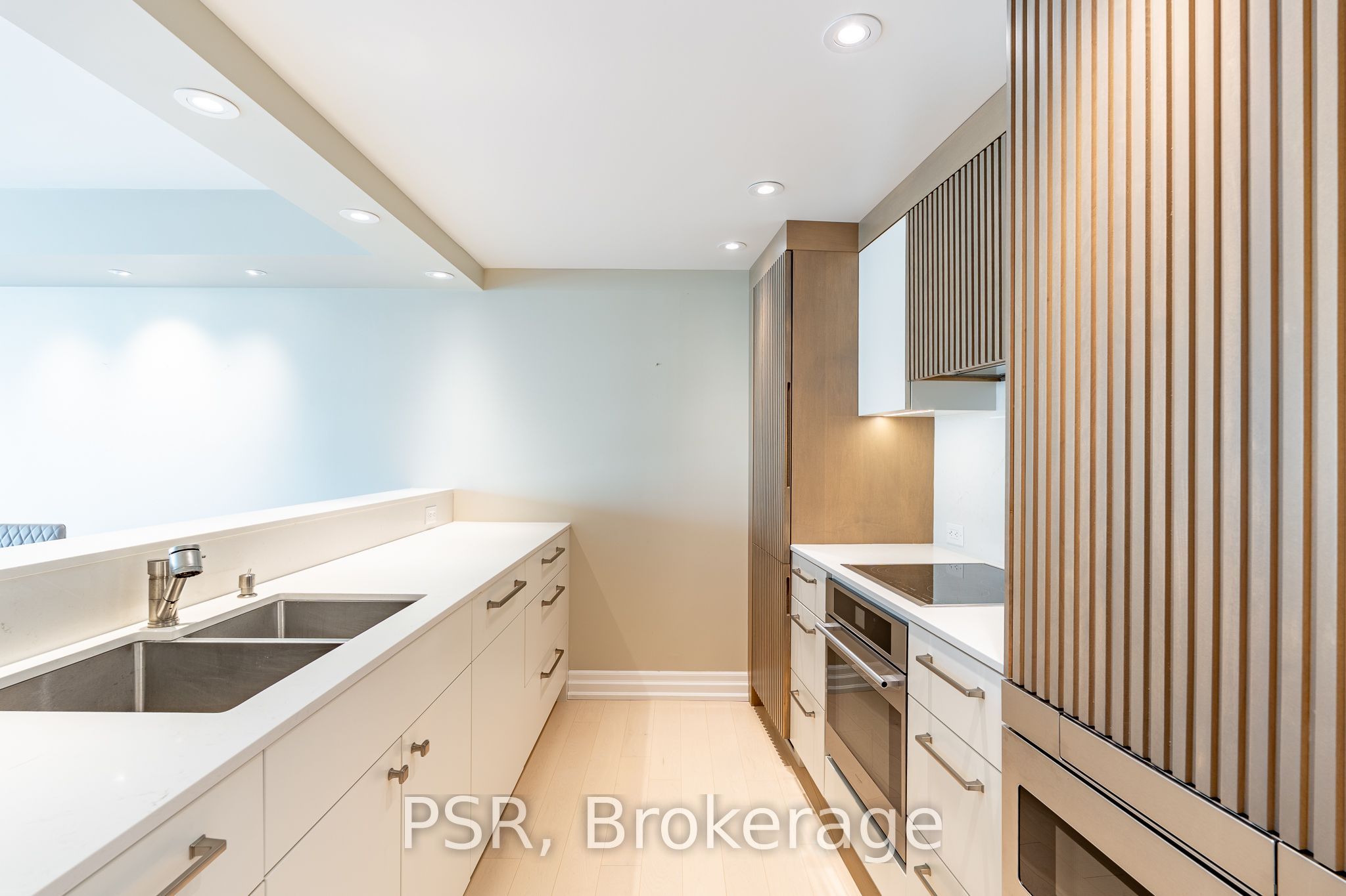 77 Harbour Square 1209, Toronto, ON M5J 2S2 photo 3