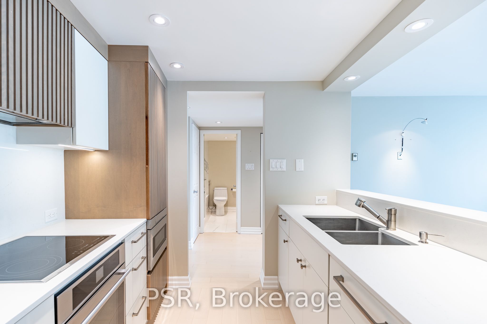 77 Harbour Square 1209, Toronto, ON M5J 2S2 photo 5