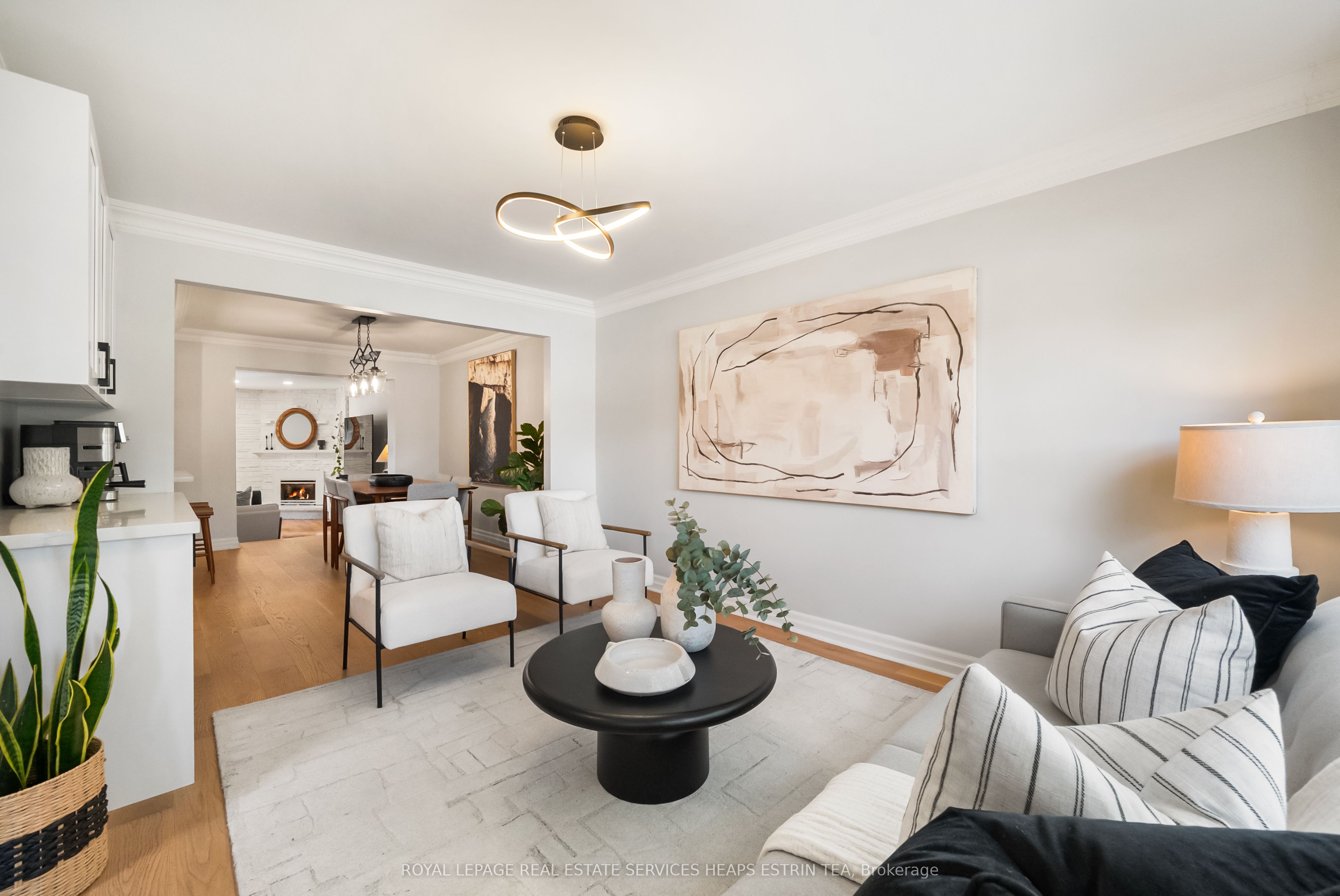 253 Donlea Drive, Toronto, ON M4G 2N3 photo 3