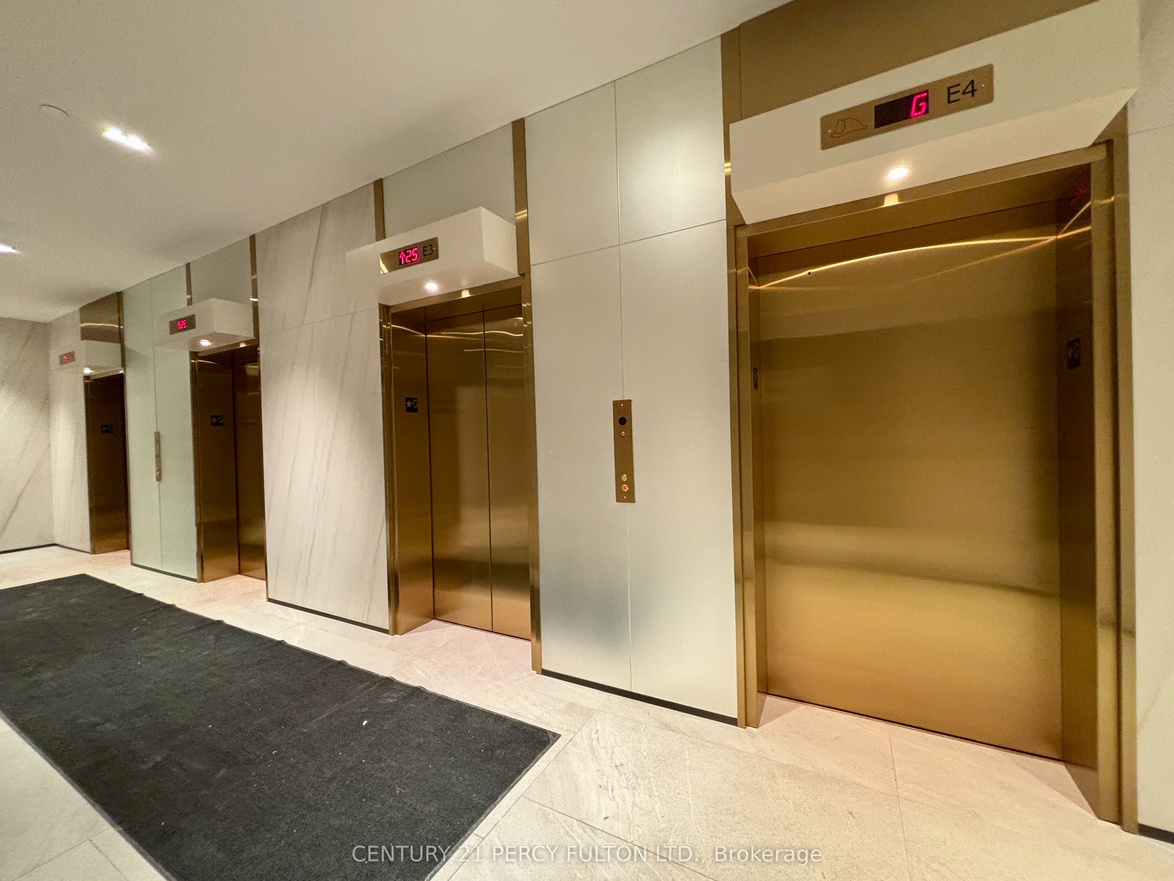 319 Jarvis Street 1717, Toronto, ON M5B 0C8 photo 4