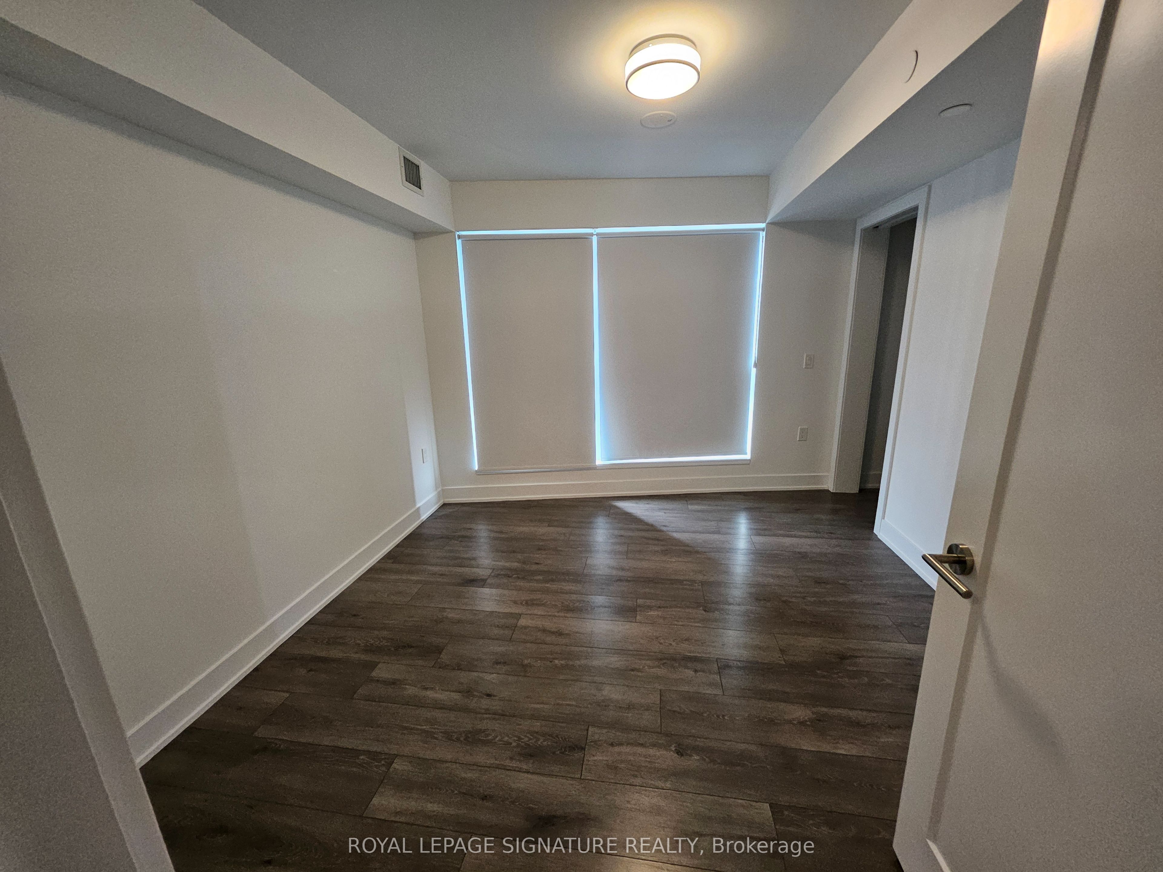585 Bloor Street E 2123, Toronto, ON M4W 0B3 photo 2