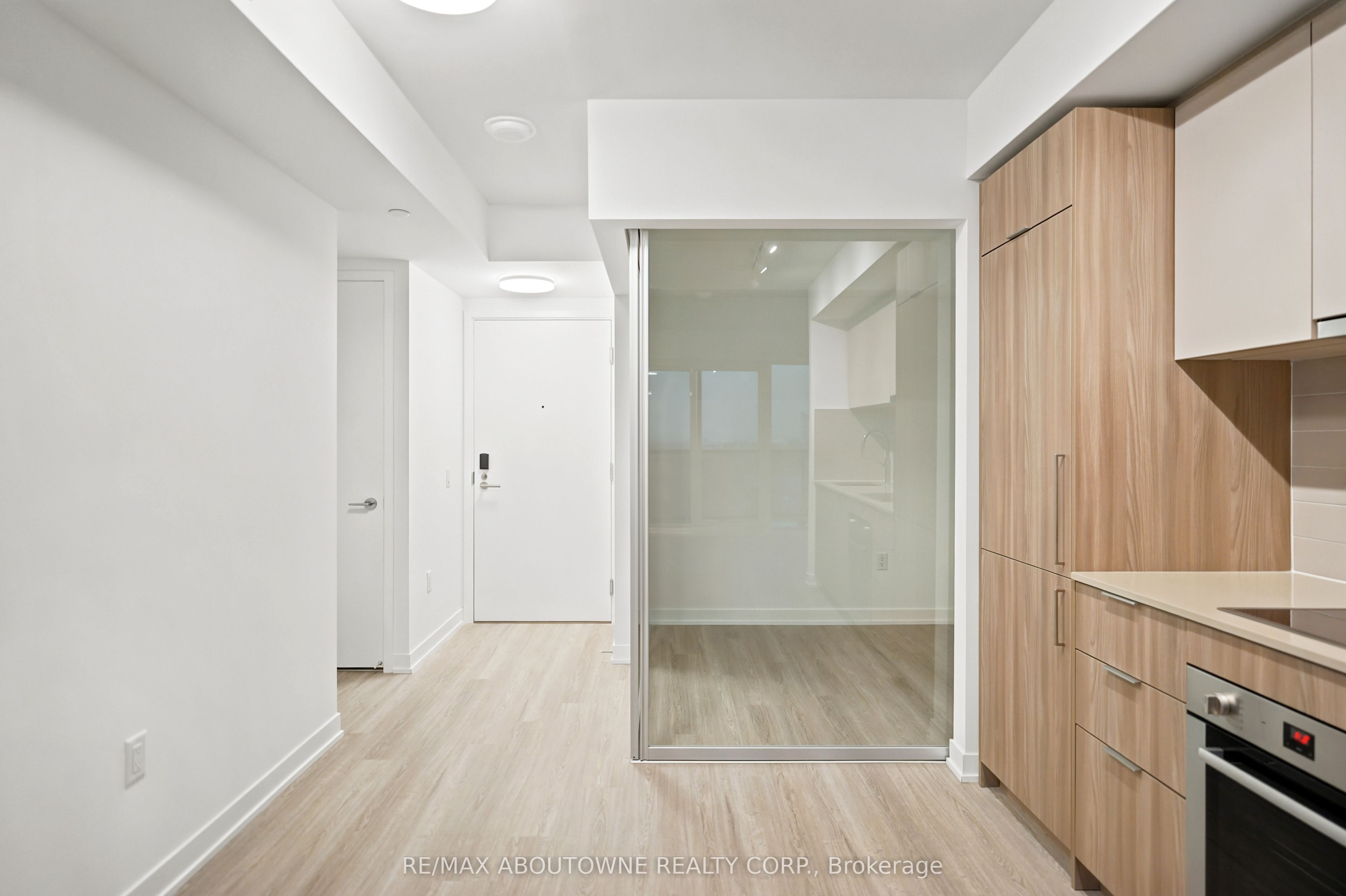 15 David Salomon Drive 2303, Toronto, ON M3C 1E7 photo 4