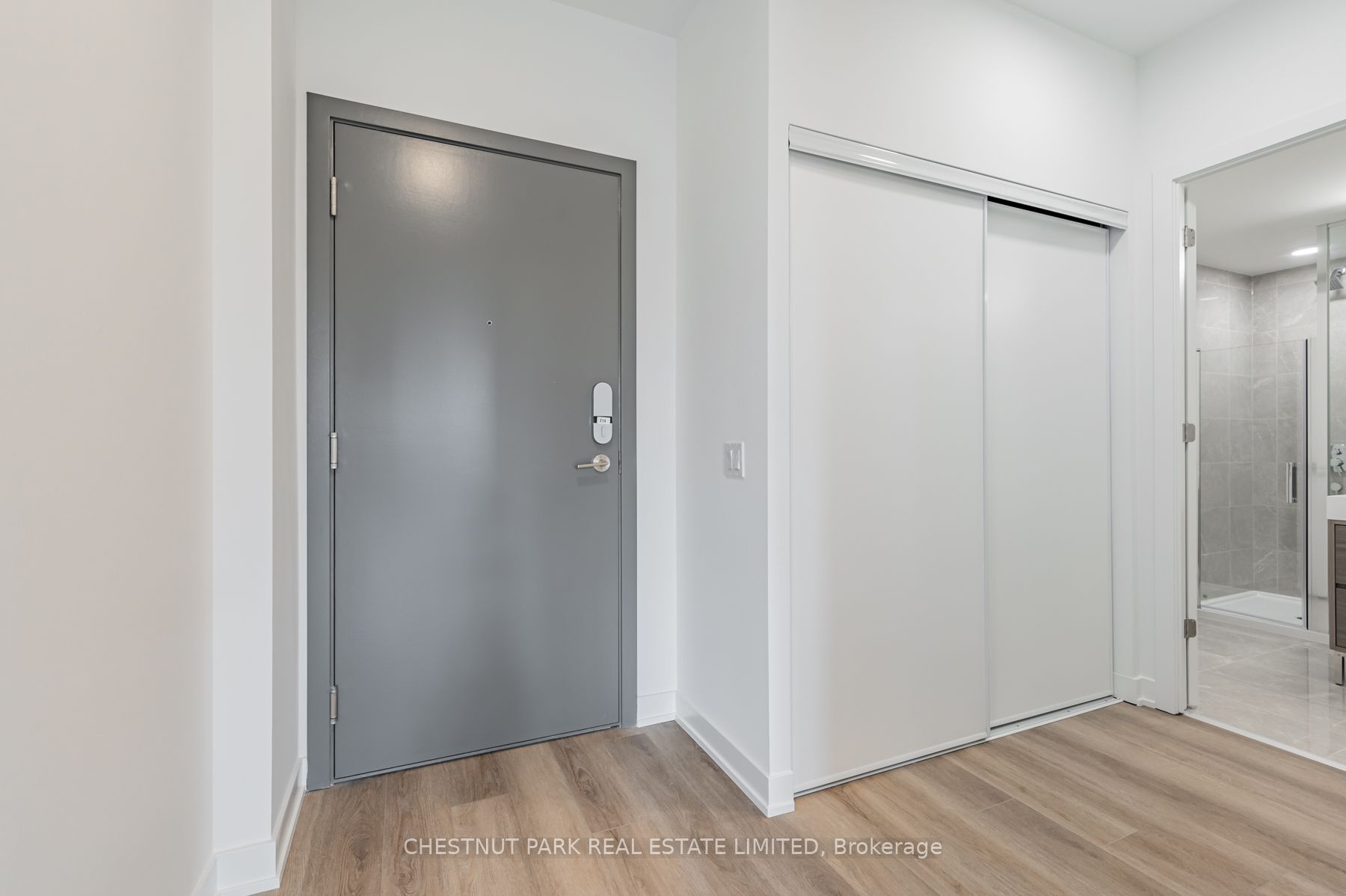 9 Tecumseth Street 214, Toronto, ON M5V 0S5 photo 2