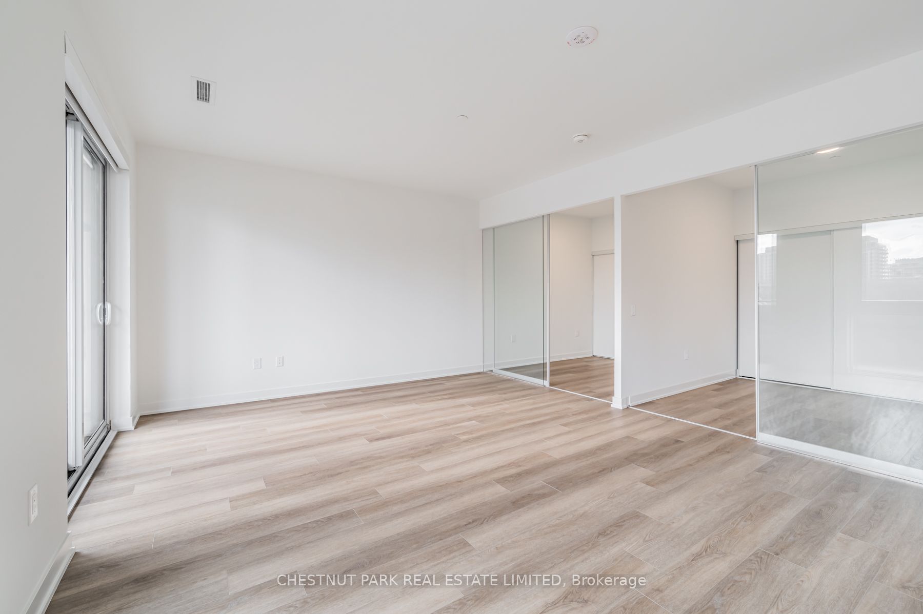 9 Tecumseth Street 214, Toronto, ON M5V 0S5 photo 5
