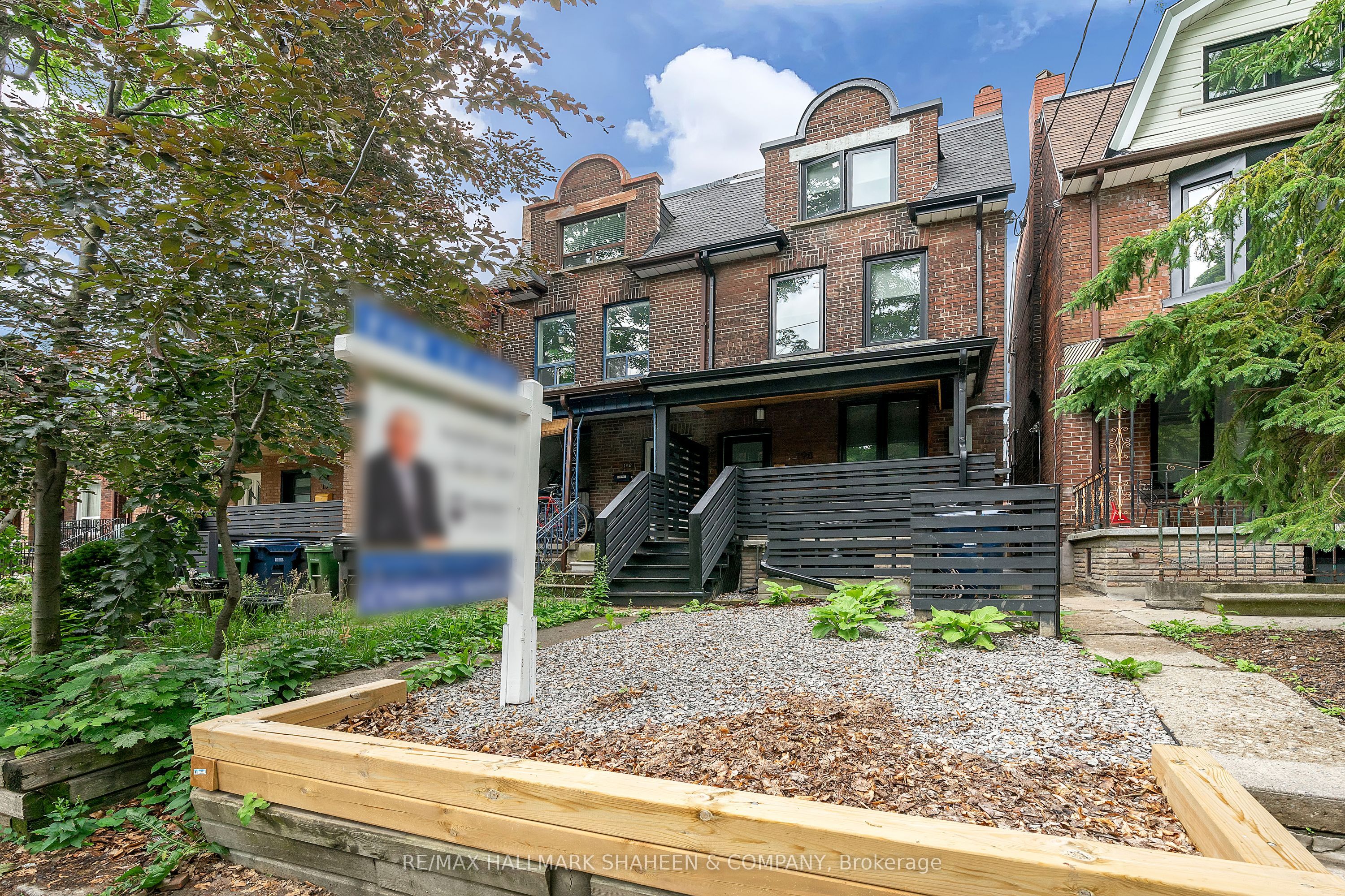 198 Roxton Road 2nd&3rd, Toronto, ON M6J 2Y5 photo 3