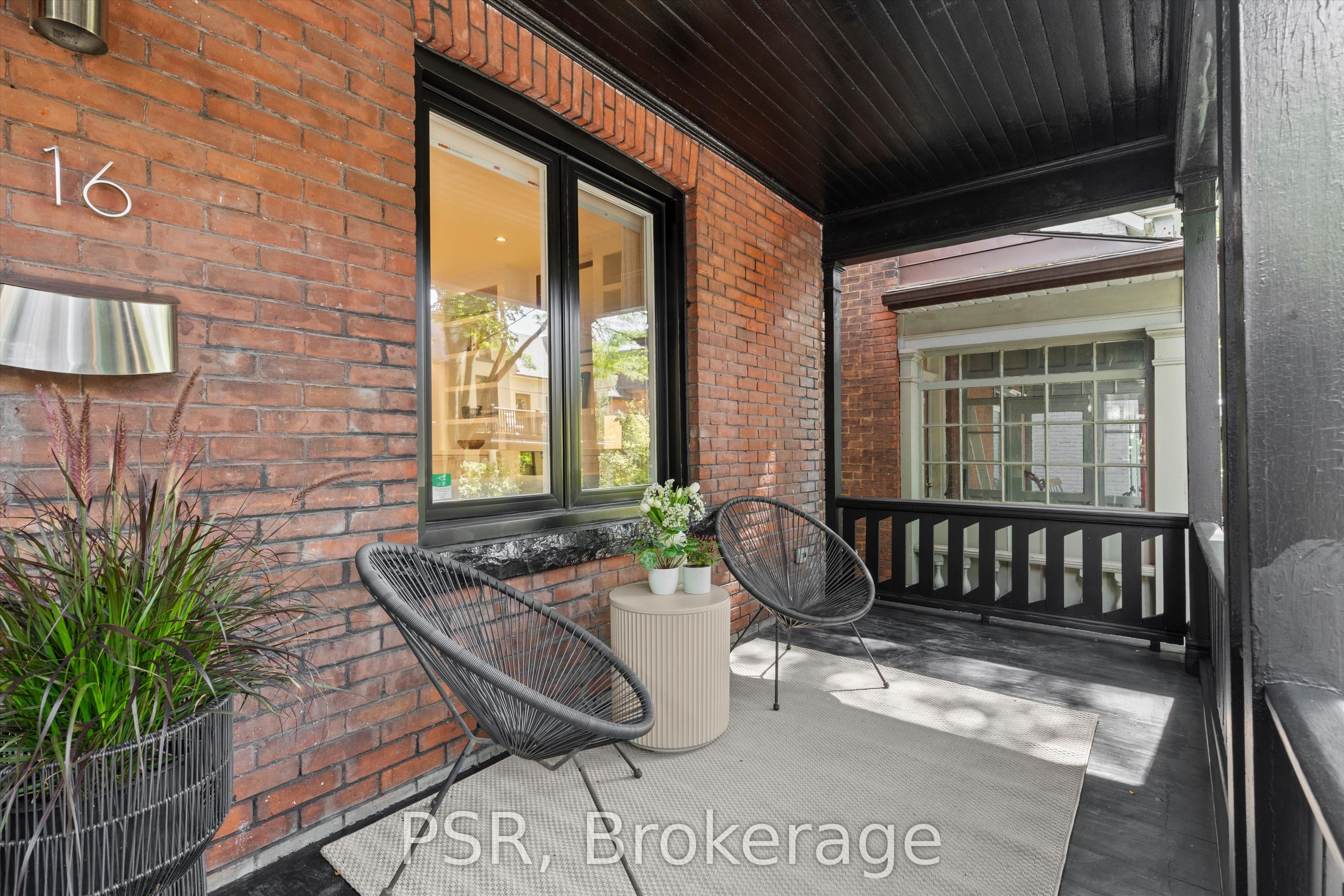 16 Mackenzie Crescent, Toronto, ON M6J 1T1 photo 4