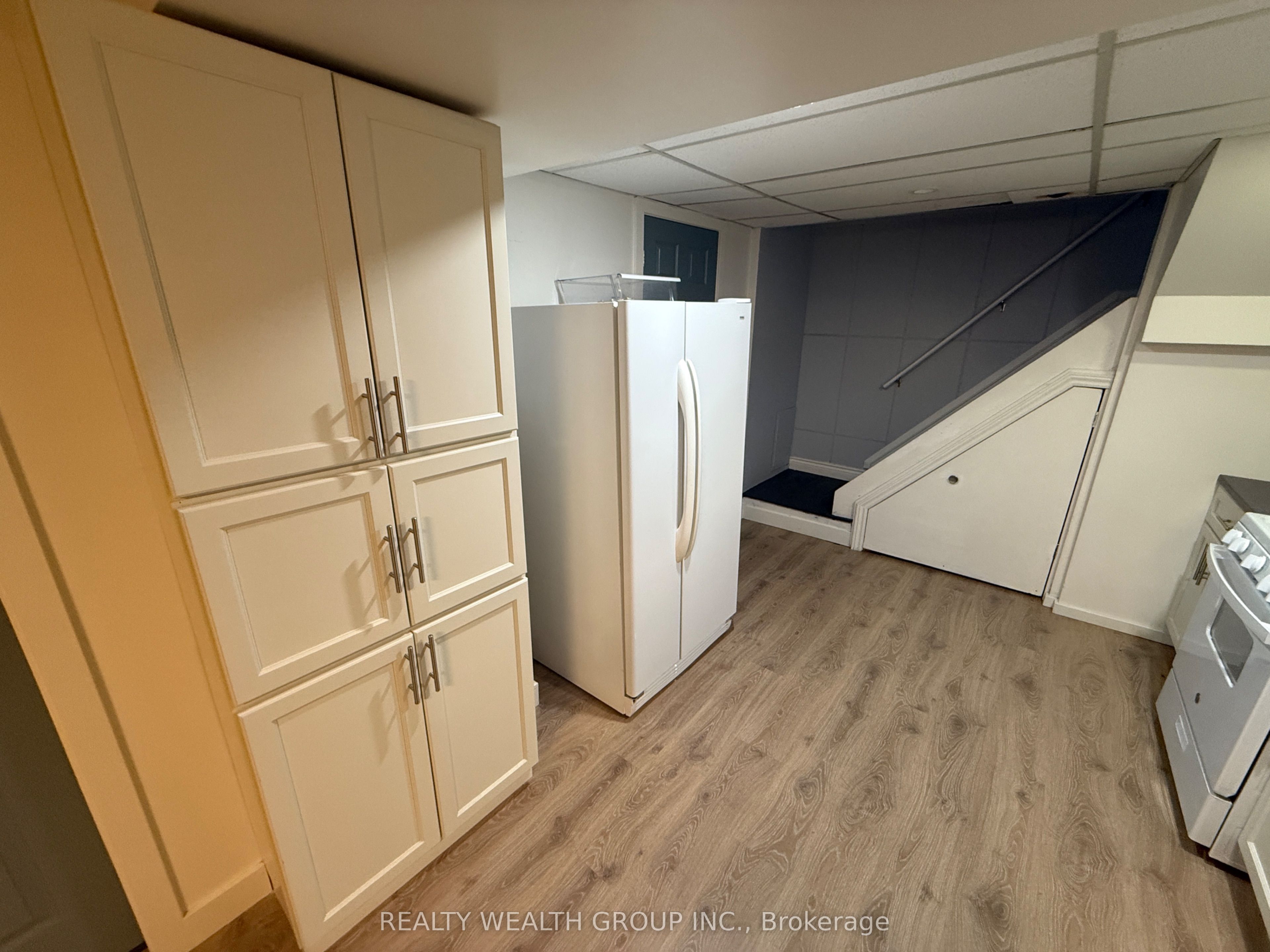 82 Elvaston Drive Bsmt, Toronto, ON M4A 1N6 photo 4