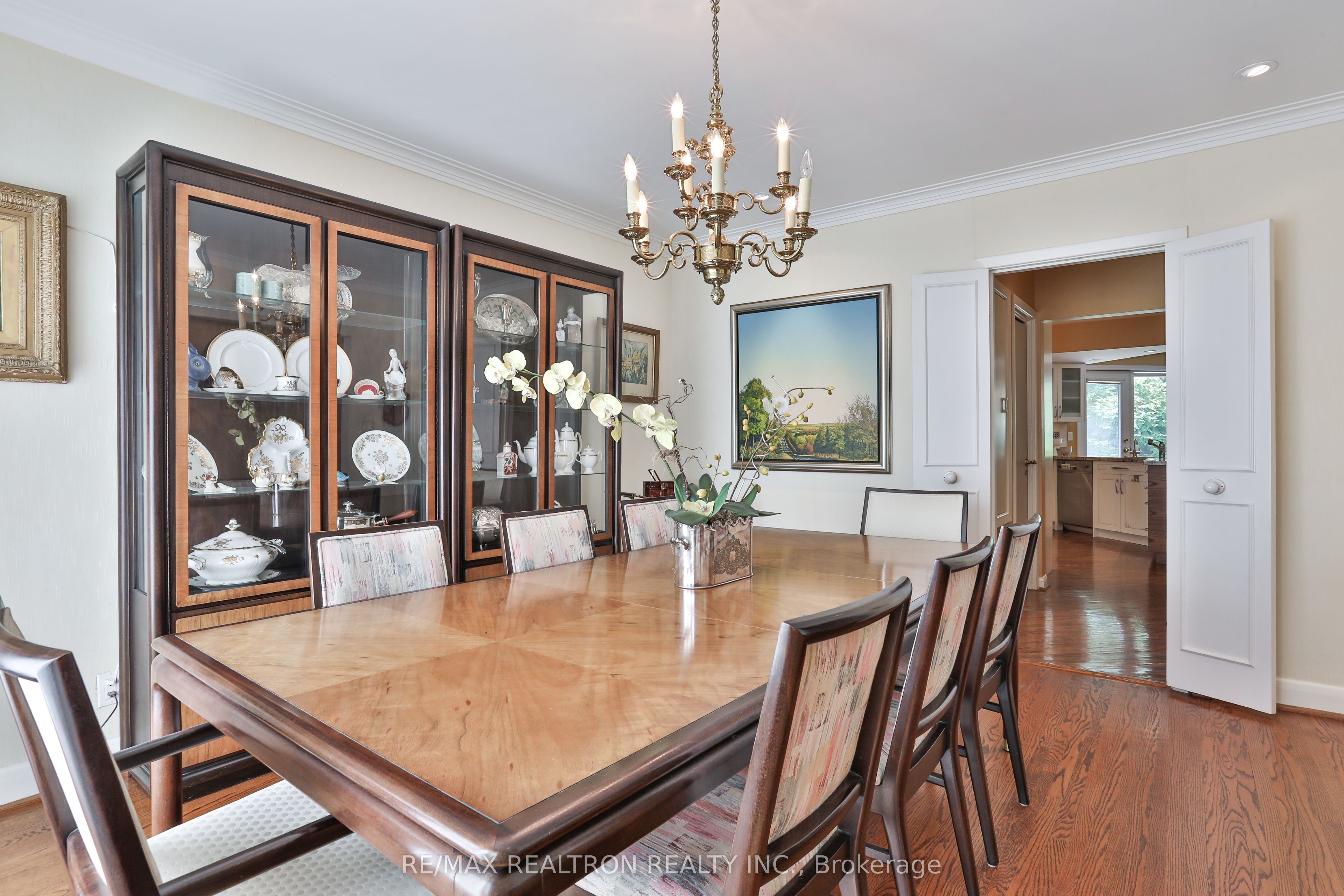 706 Briar Hill Avenue, Toronto, ON M6C 1L3 photo 2