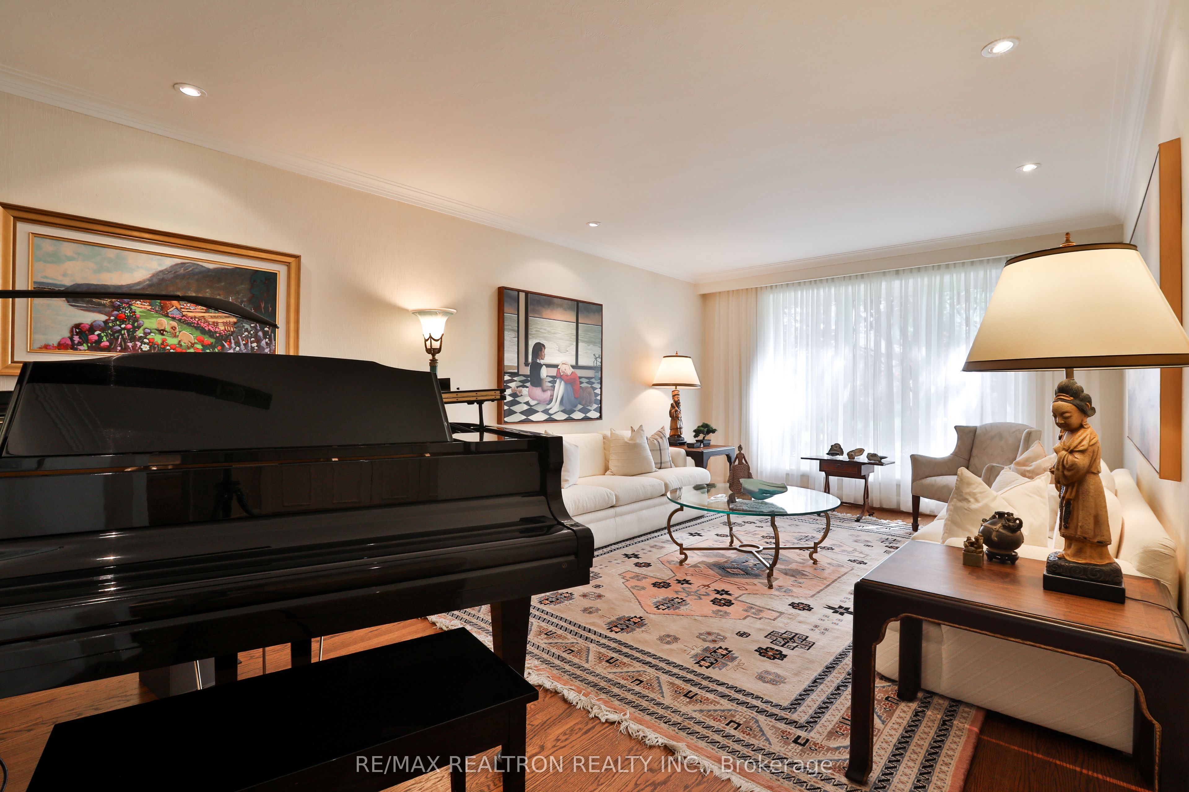 706 Briar Hill Avenue, Toronto, ON M6C 1L3 photo 4