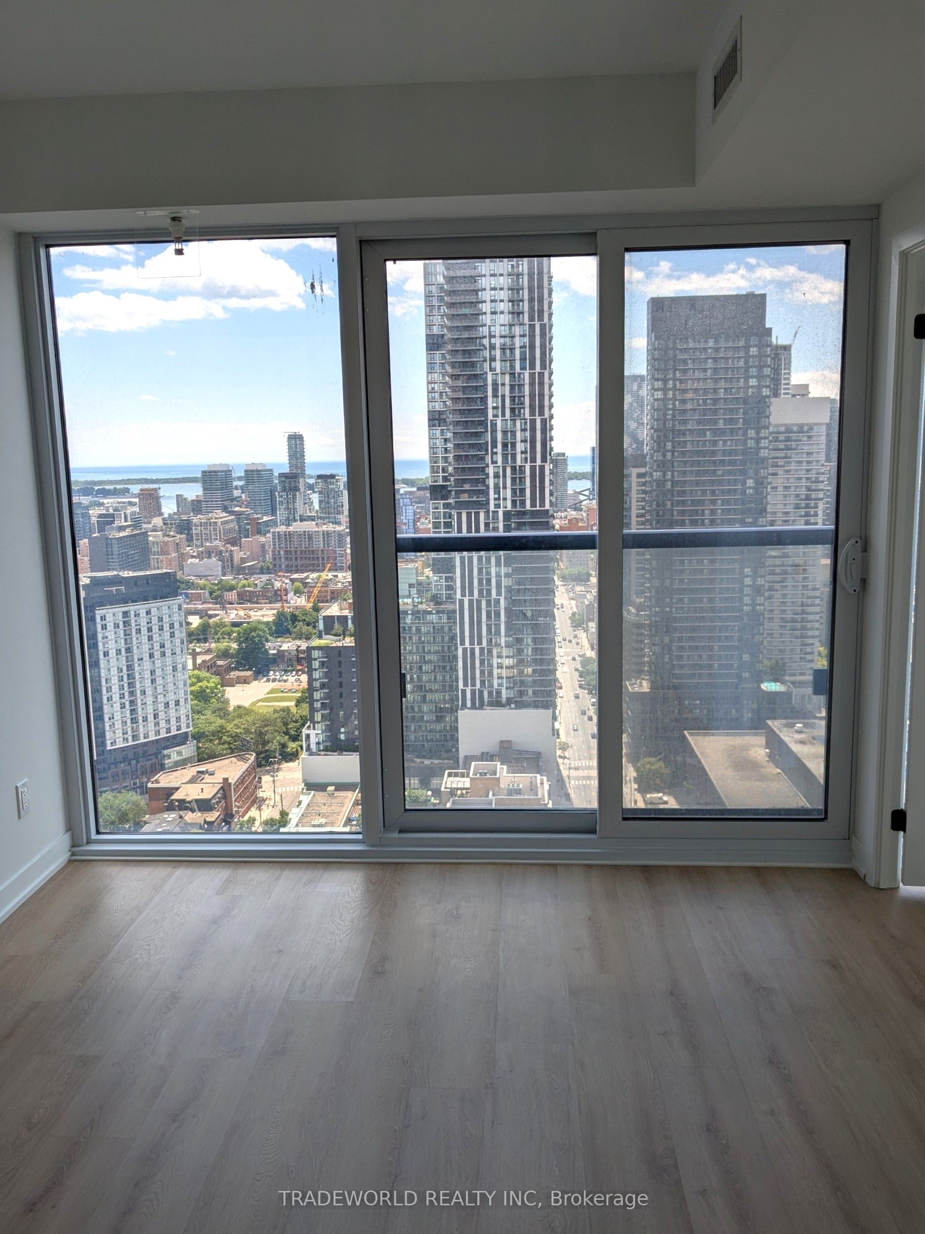 319 Jarvis Street 3602, Toronto, ON M5B 0C8 photo 2