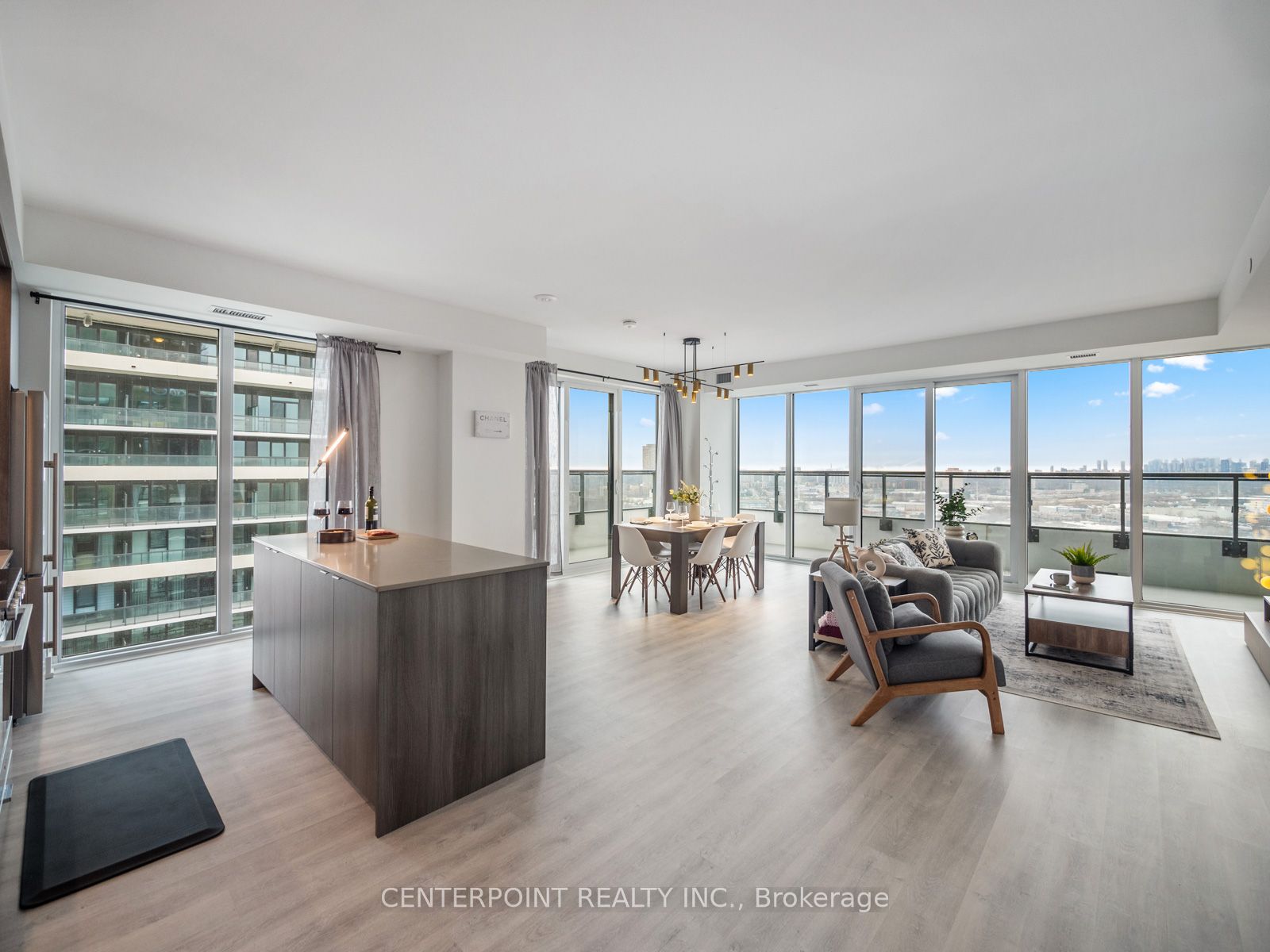 20 Inn On The Park Drive 2132, Toronto, ON M3C 0P8 photo 5