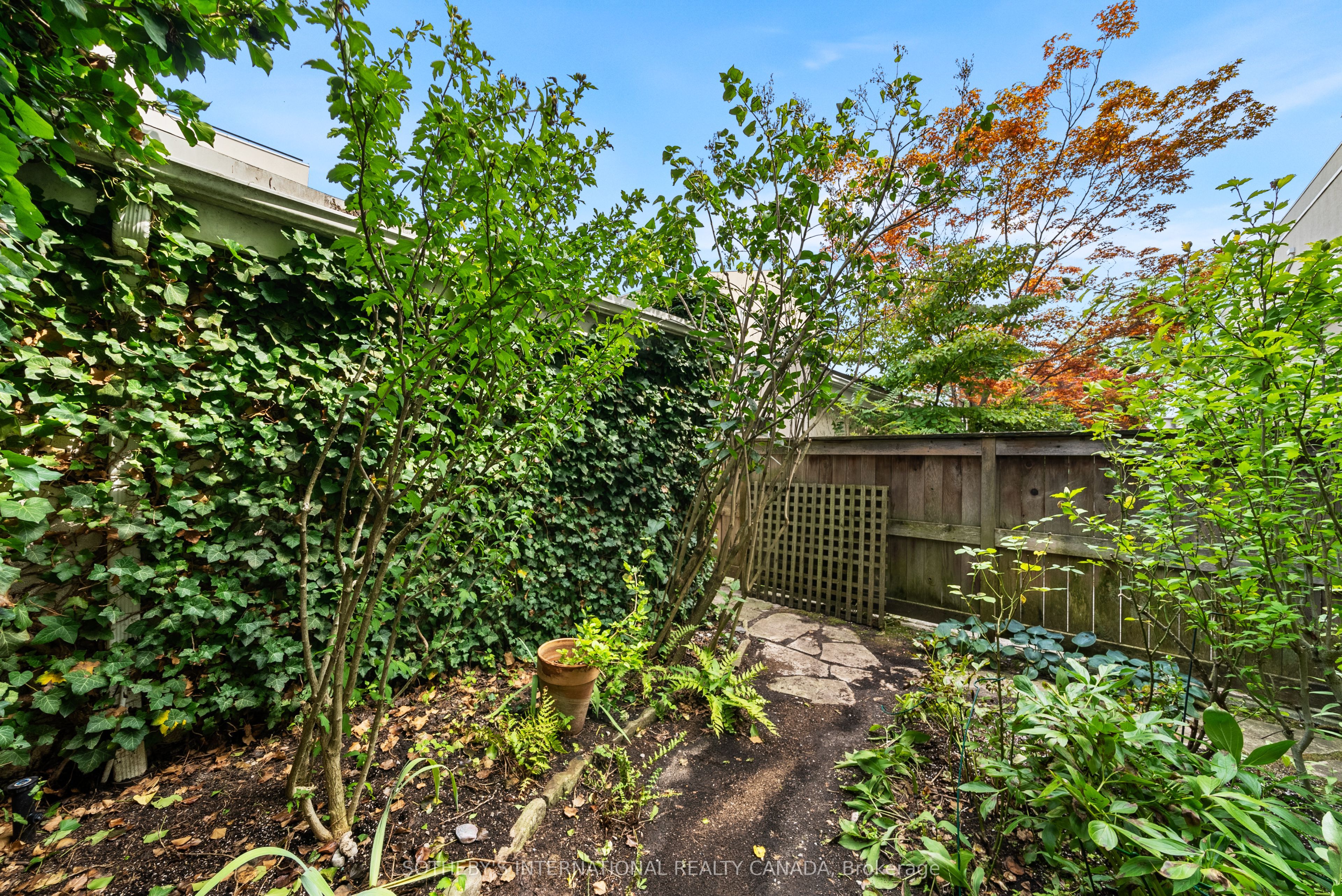 213 Walmer Road, Toronto, ON M5R 3P7 photo 4