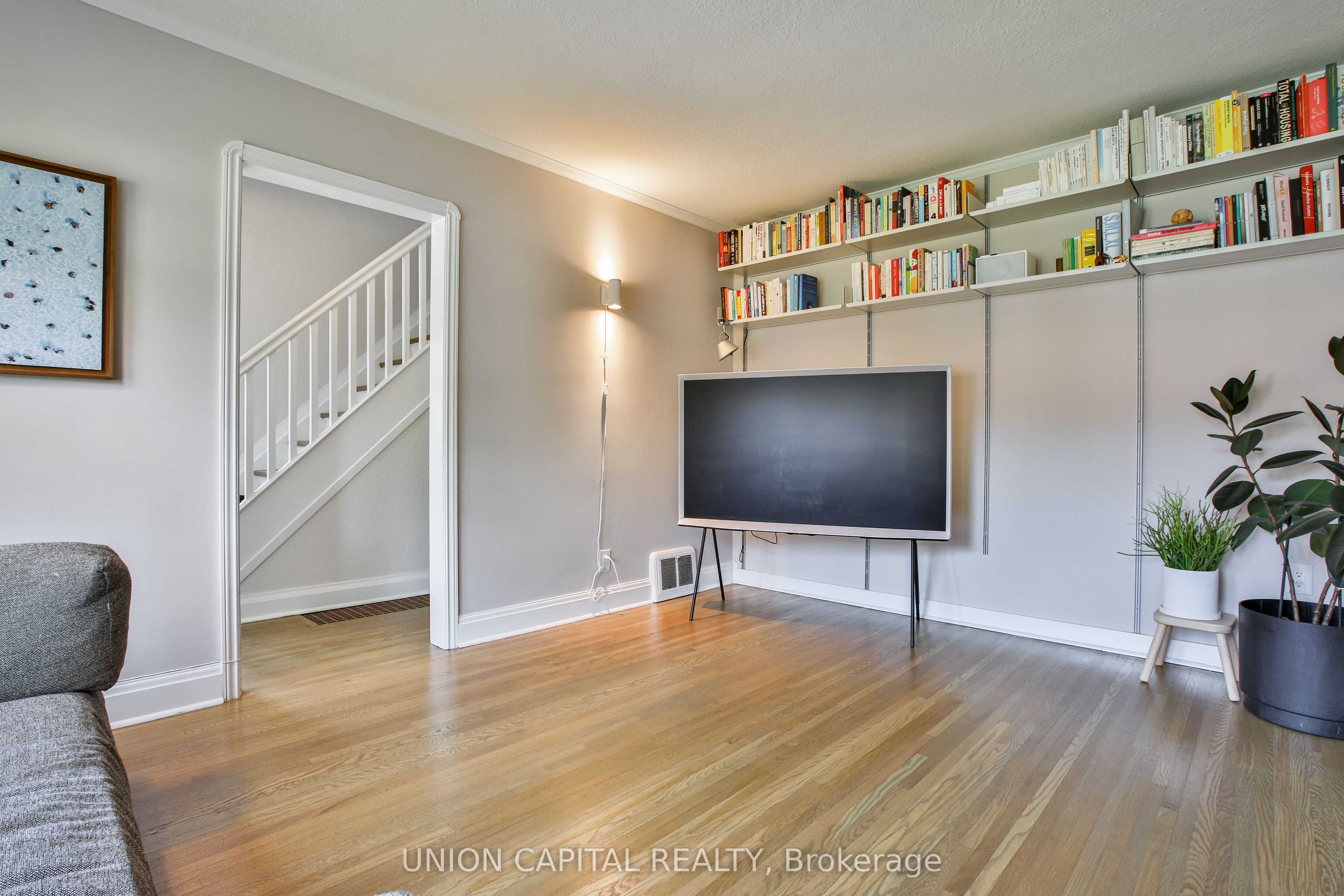81 Thursfield Crescent, Toronto, ON M4G 2N4 photo 3