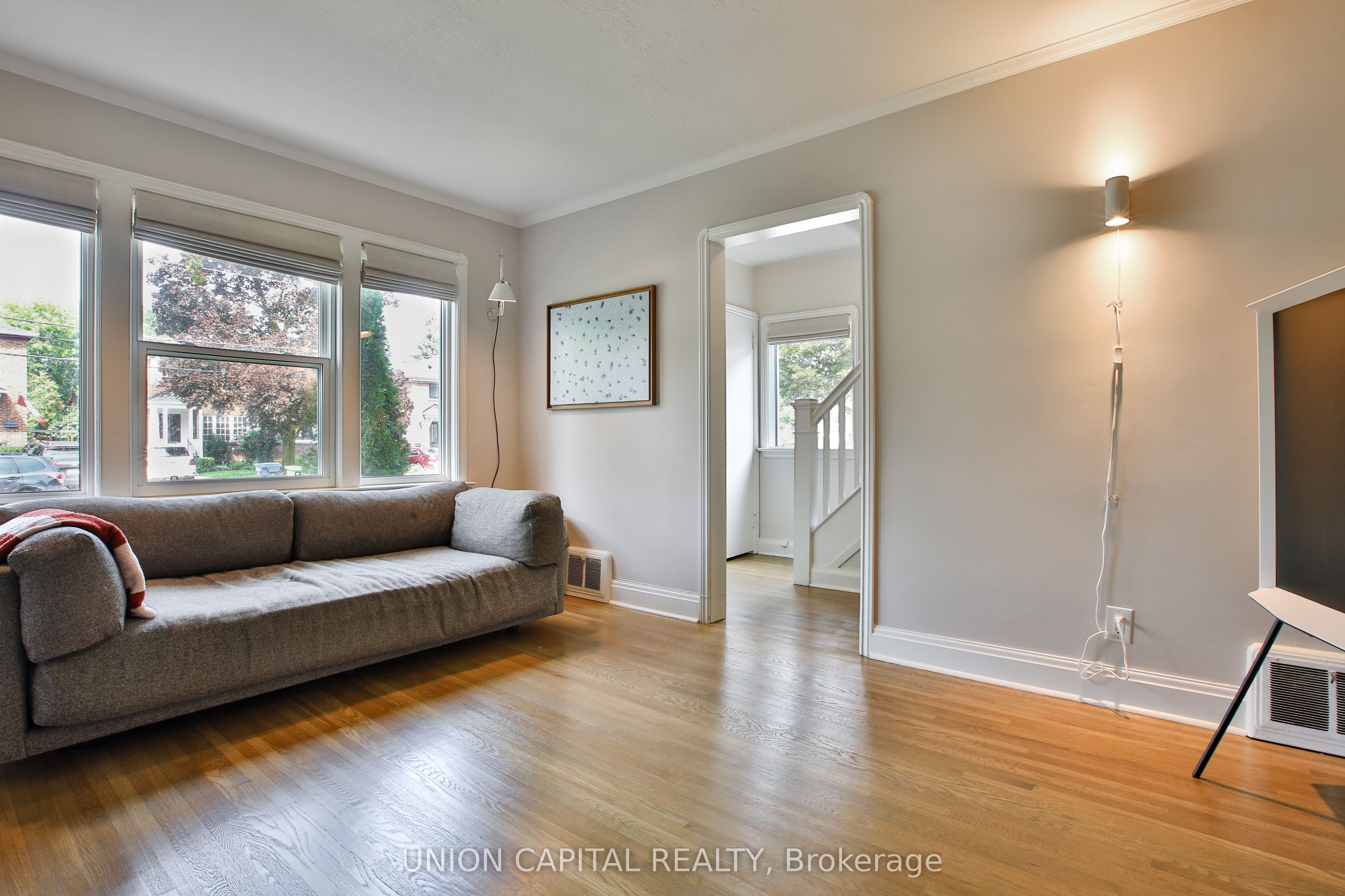 81 Thursfield Crescent, Toronto, ON M4G 2N4 photo 4