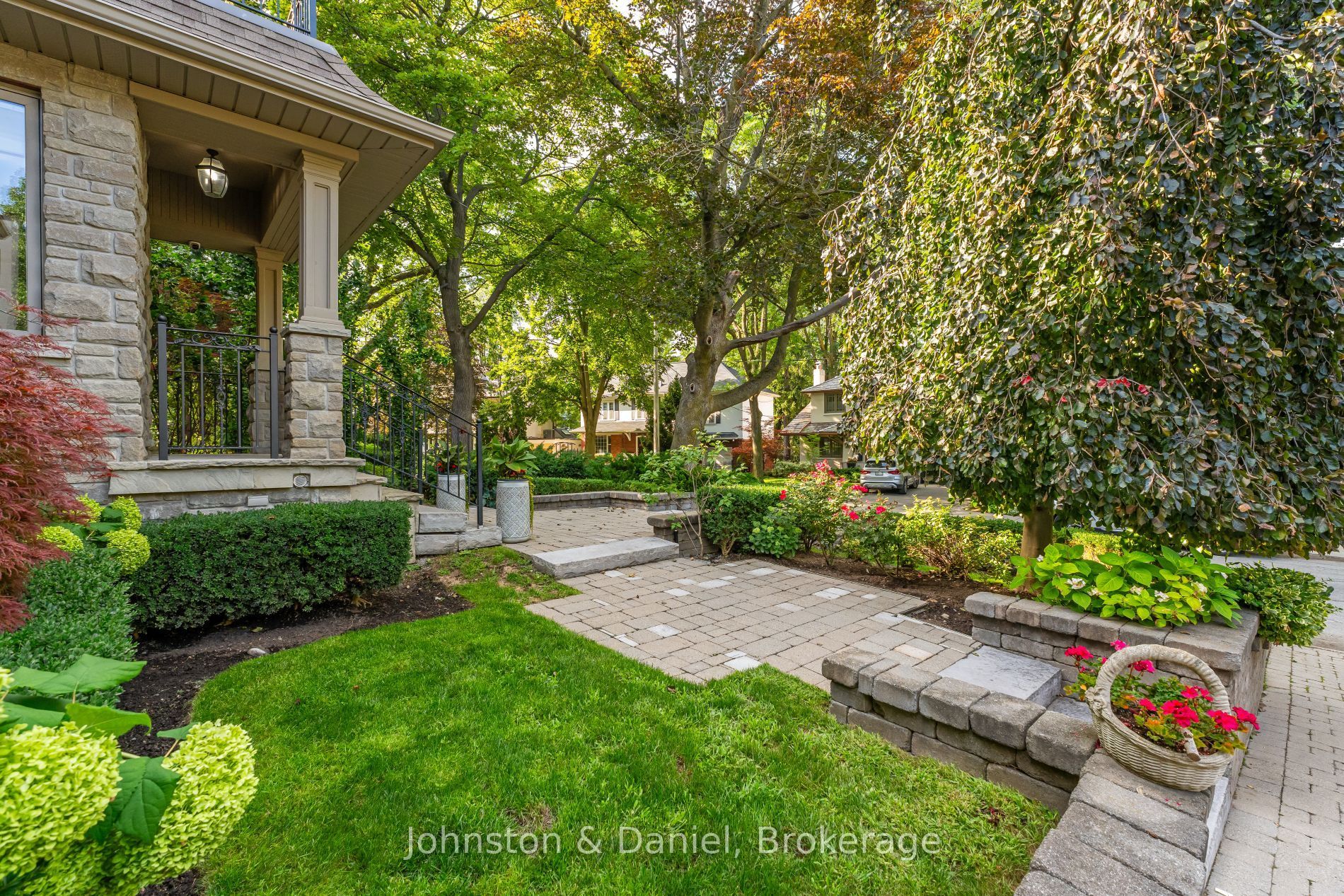 77 Lawrence Crescent, Toronto, ON M4N 1N3 photo 4