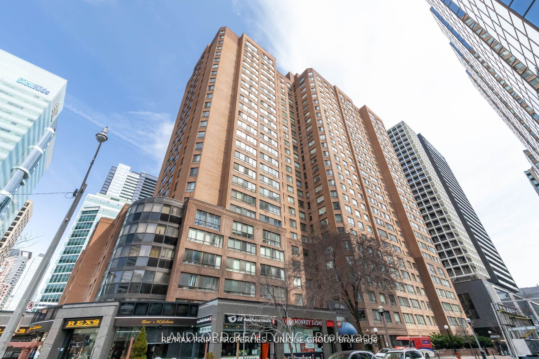 633 Bay Street 1523, Toronto, ON M5G 2G4