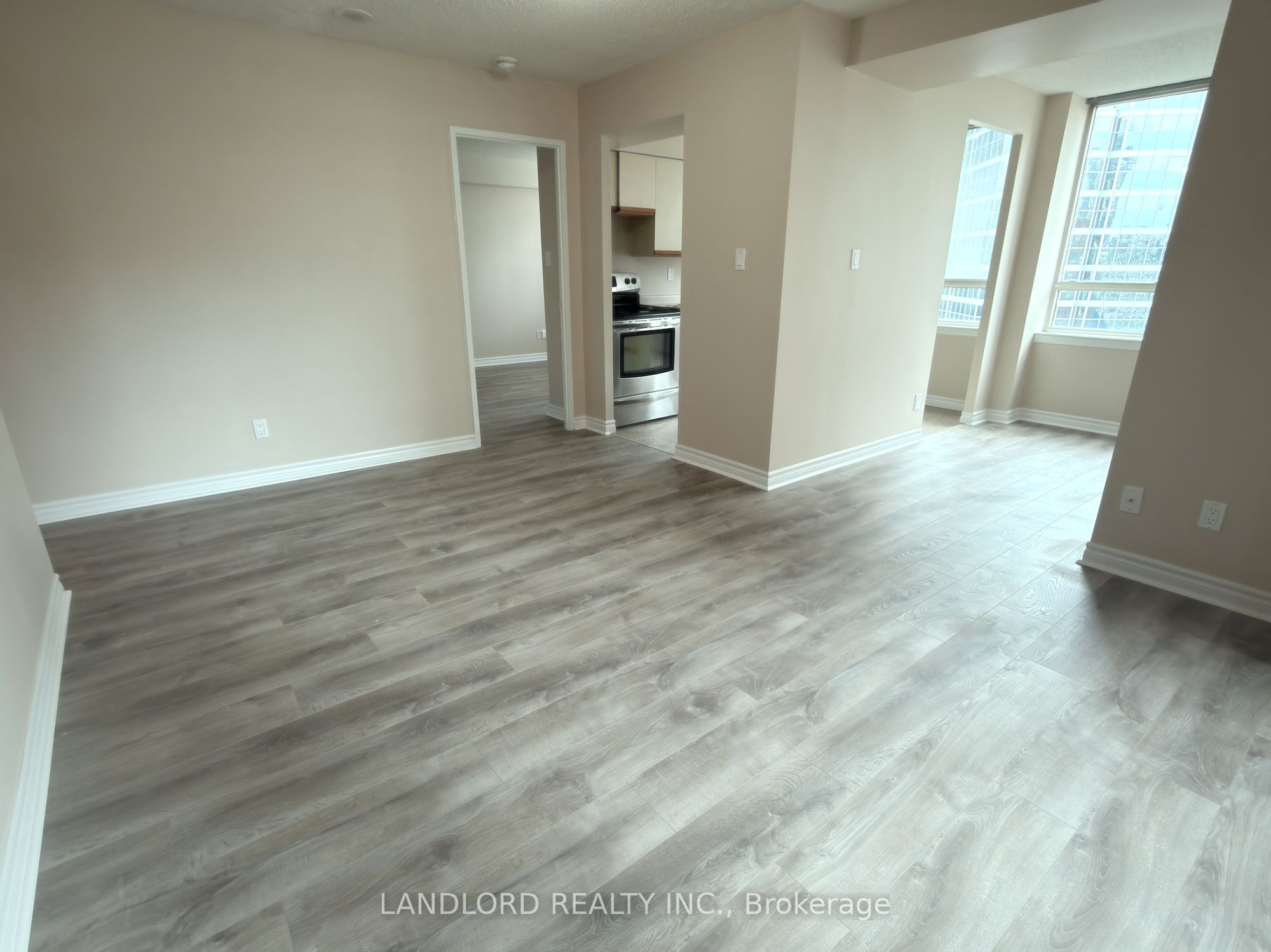 633 Bay Street 1523, Toronto, ON M5G 2G4 photo 2