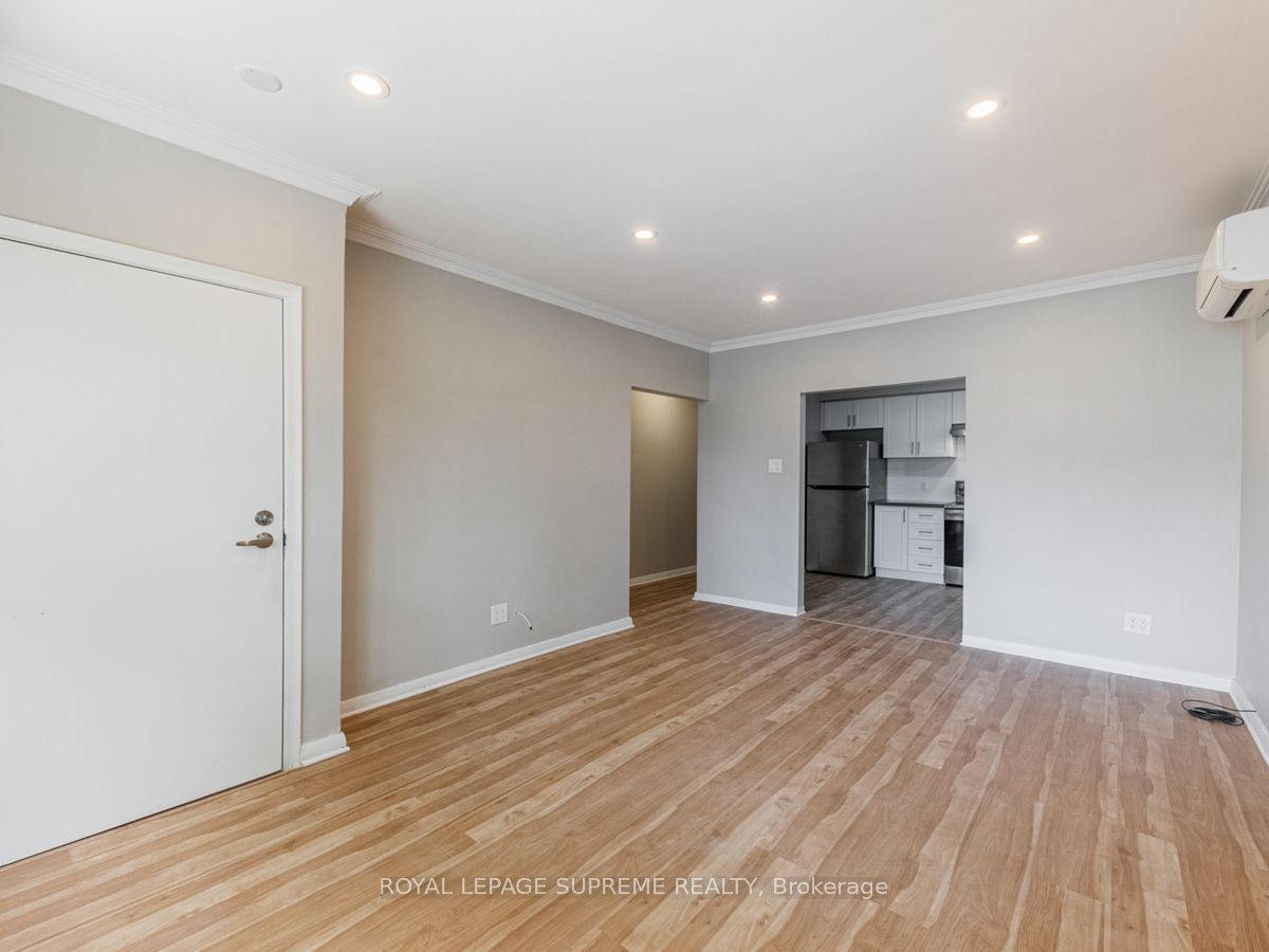 77 Greensides Avenue, Toronto, ON M6G 3P8 photo 5