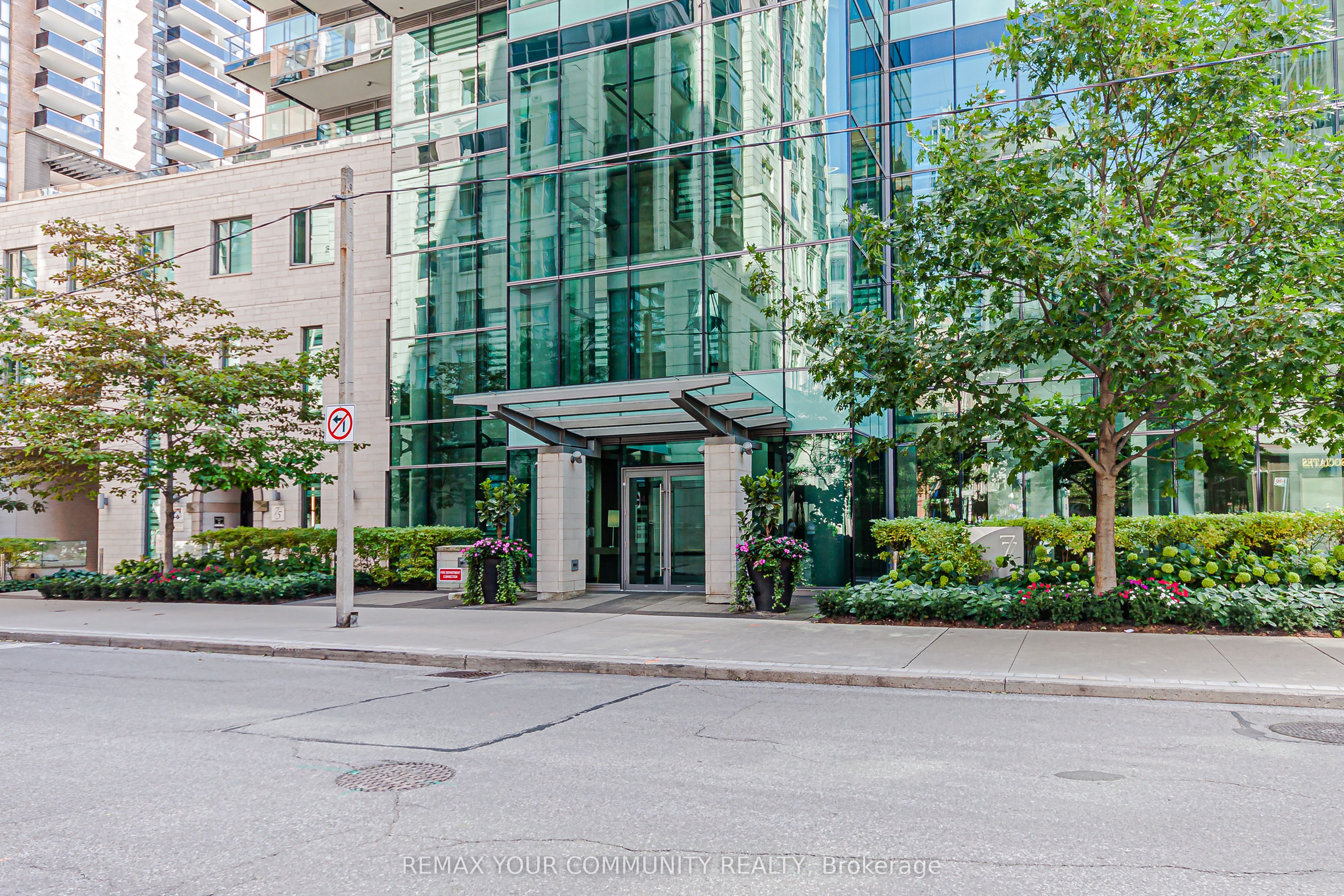 77 Charles Street W 902, Toronto, ON M5S 2X1 photo 4