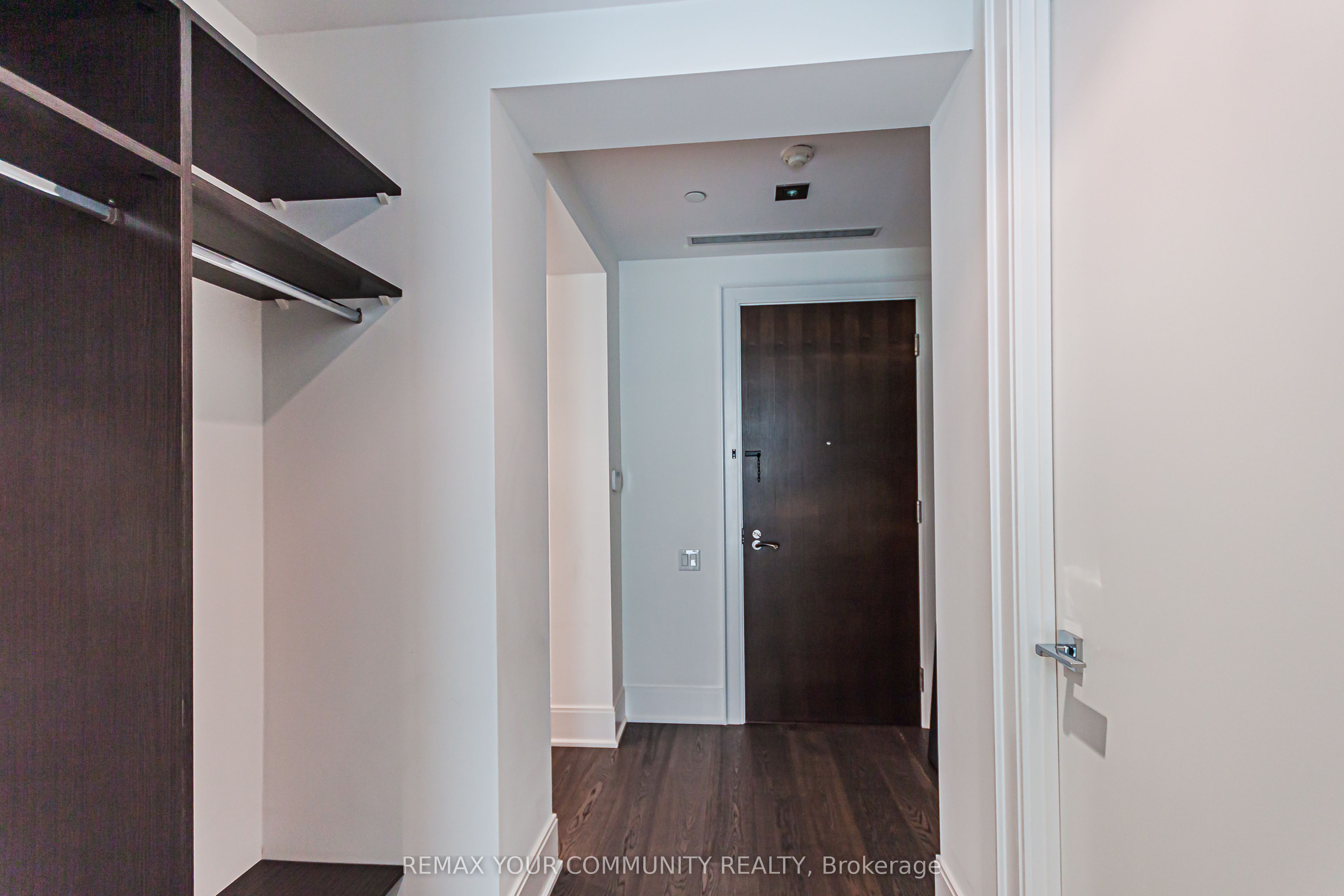 77 Charles Street W 902, Toronto, ON M5S 2X1 photo 5