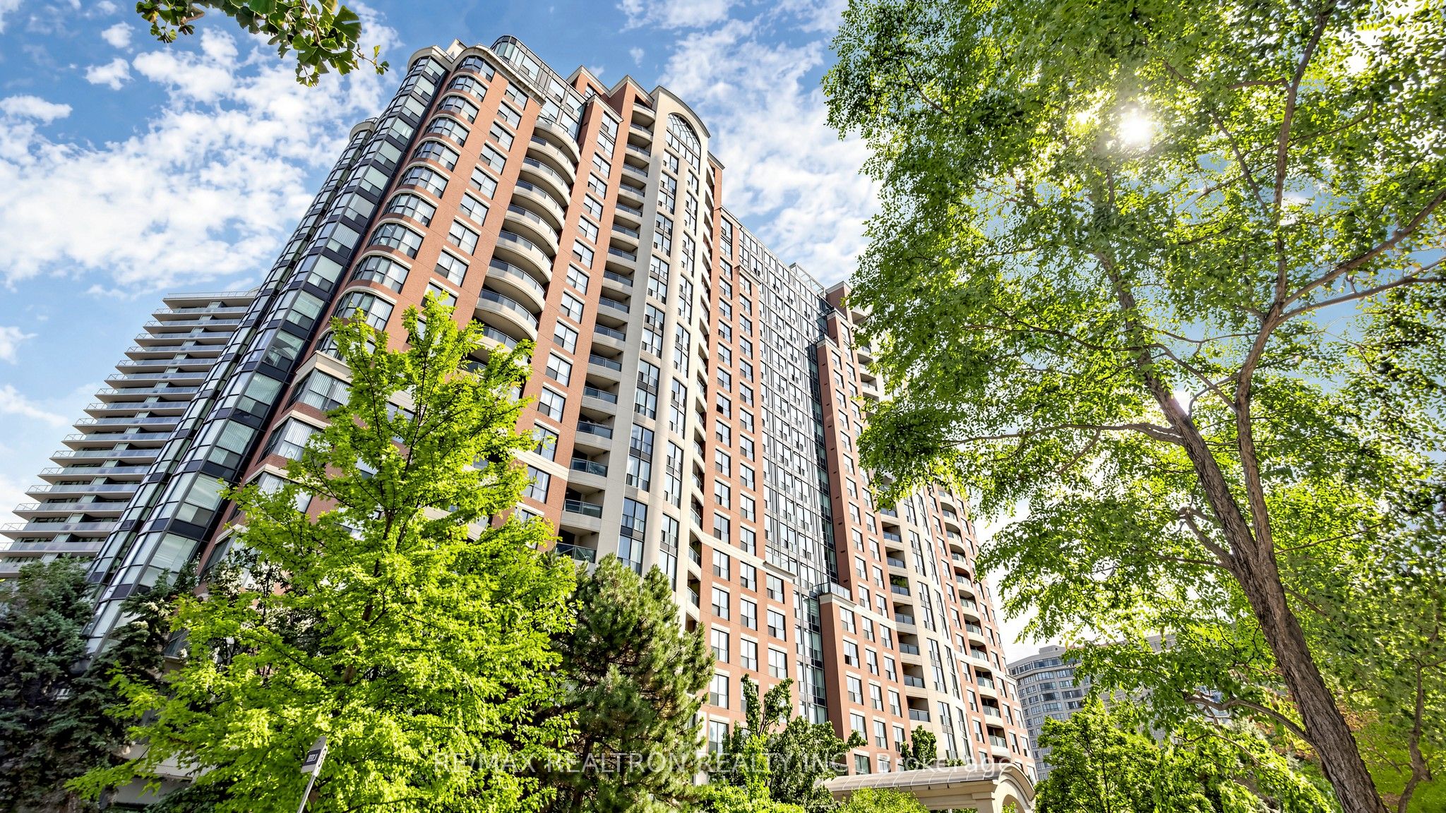 23 Lorraine Drive 502, Toronto, ON M2N 6Z6 photo 3