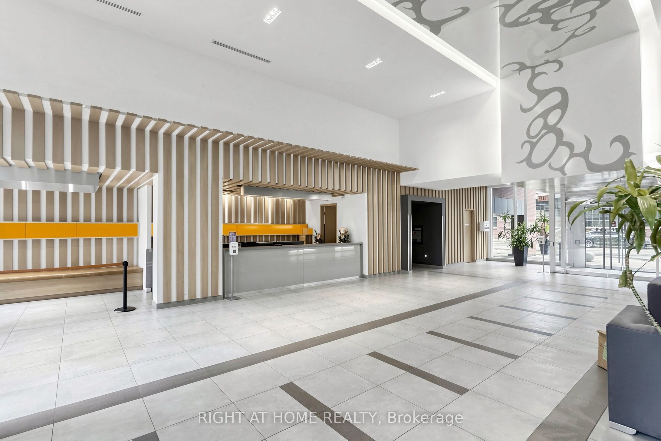 5 Hanna Avenue 510, Toronto, ON M6K 0B3 photo 4