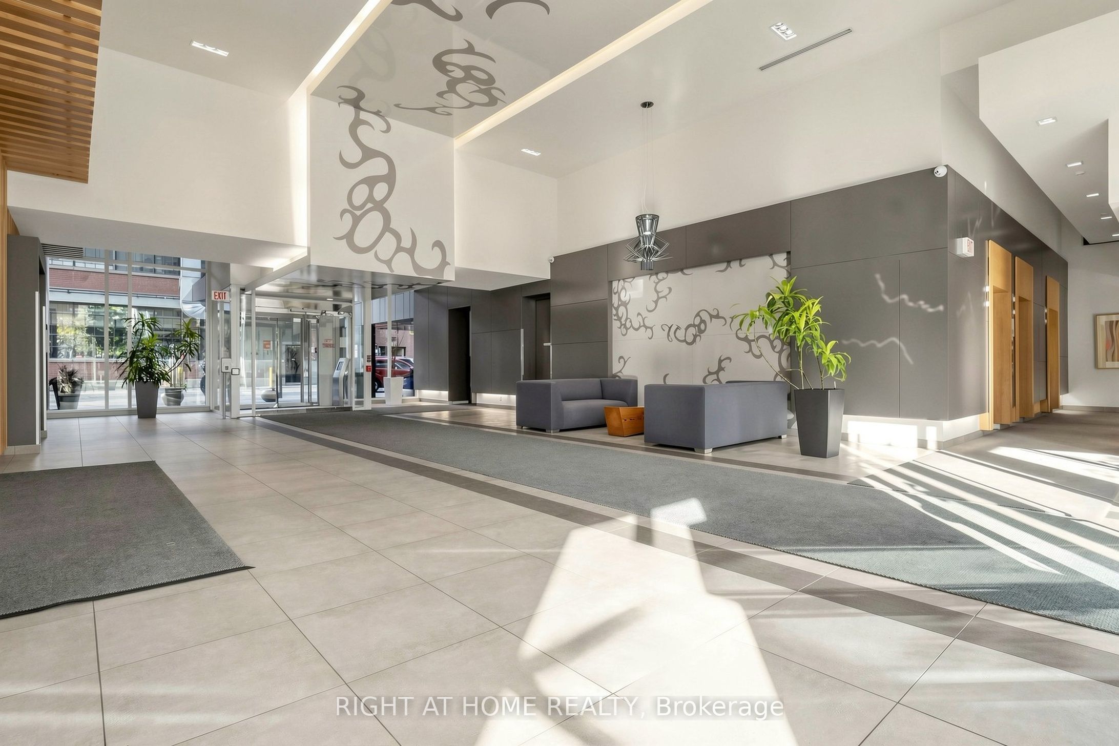 5 Hanna Avenue 510, Toronto, ON M6K 0B3 photo 5