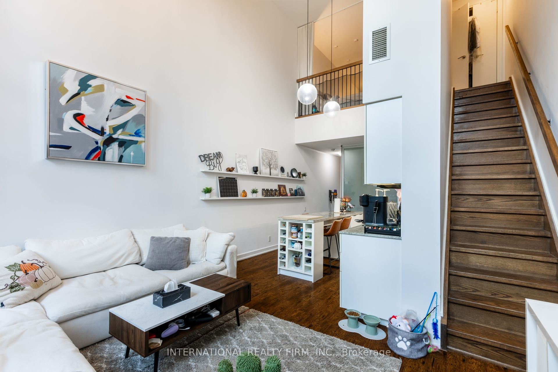 5 Hanna Avenue 110, Toronto, ON M6K 0B3