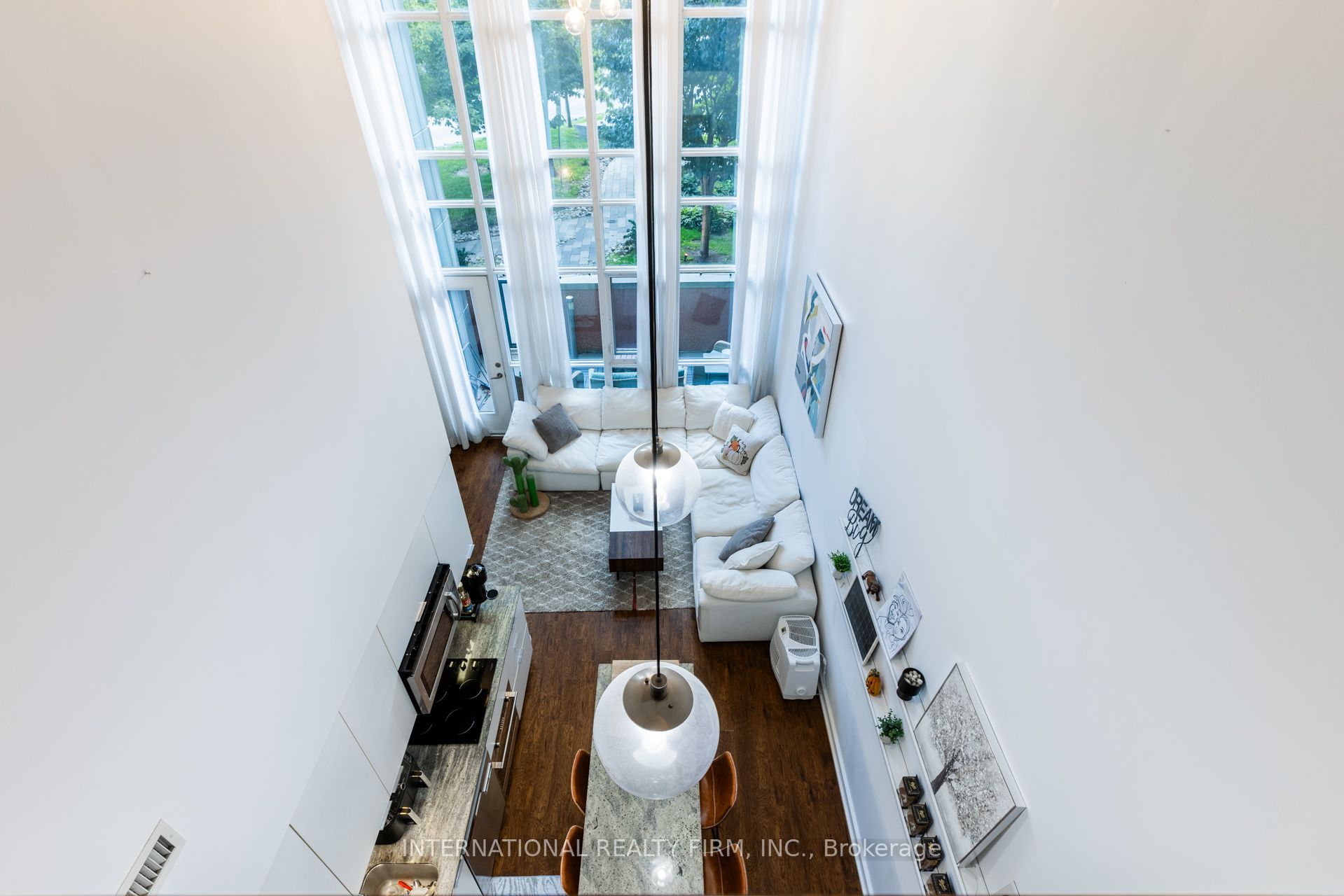 5 Hanna Avenue 110, Toronto, ON M6K 0B3 photo 2