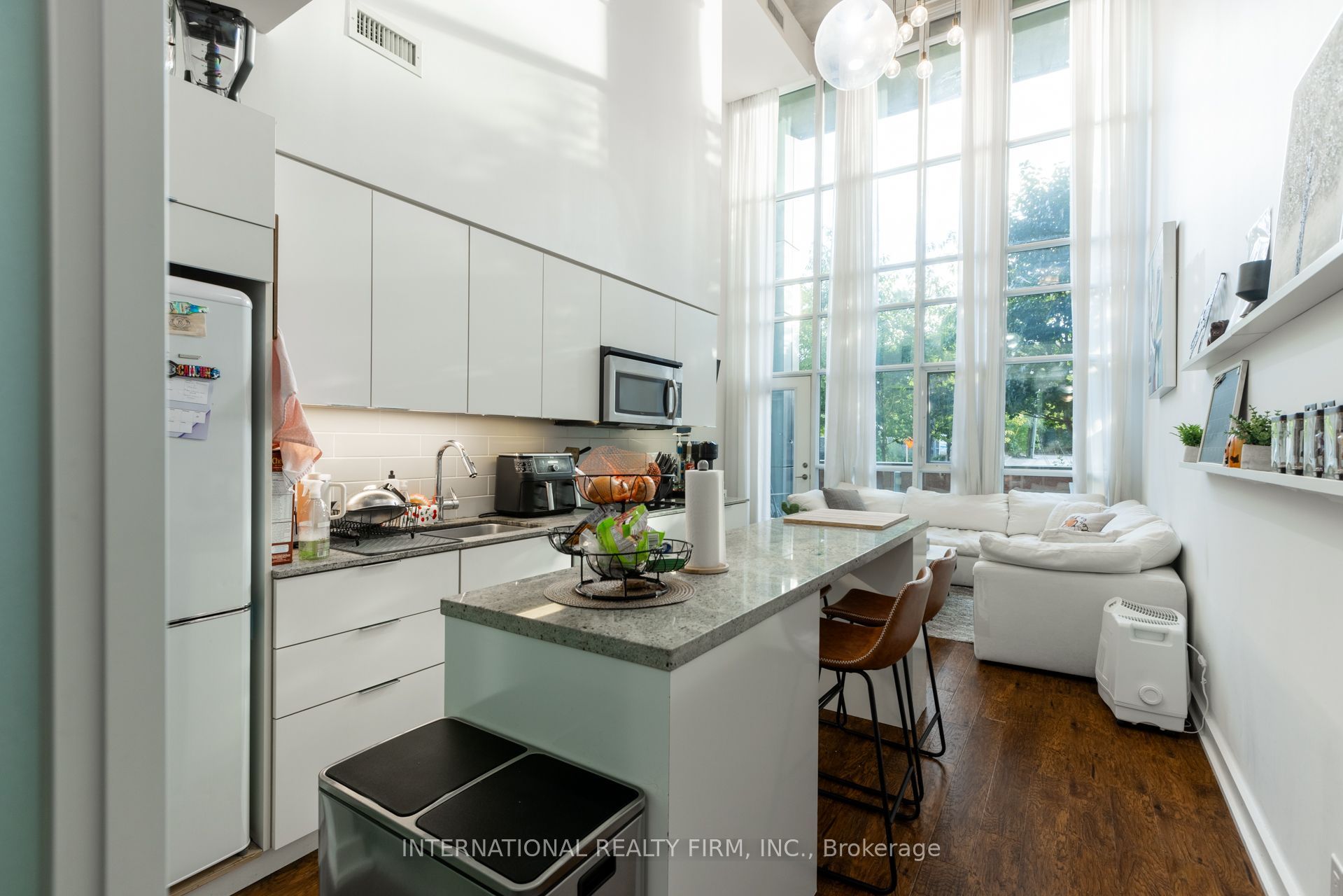 5 Hanna Avenue 110, Toronto, ON M6K 0B3 photo 3