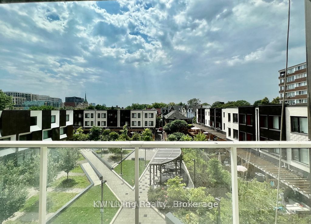80 Vanauley Street 302, Toronto, ON M5T 0C9 photo 2