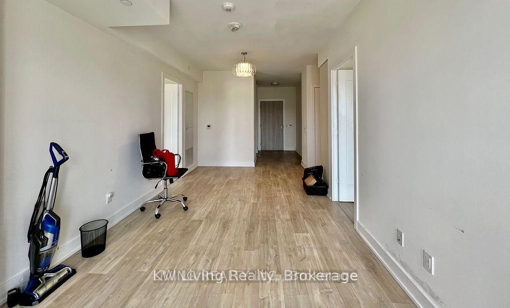 80 Vanauley Street 302, Toronto, ON M5T 0C9 photo 3