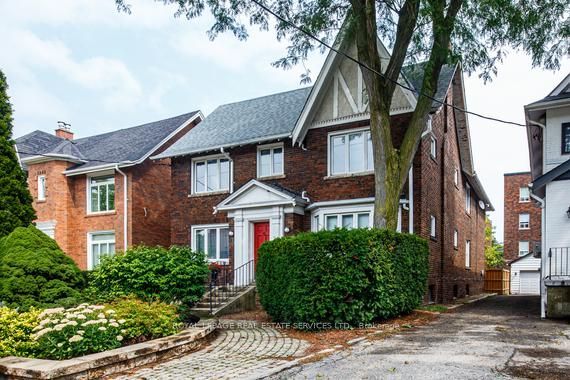 11 HIGHBOURNE Road SECOND FL., Toronto, ON M5P 2J1