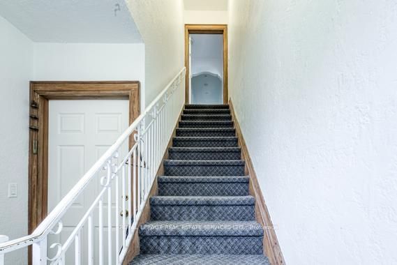 11 HIGHBOURNE Road SECOND FL., Toronto, ON M5P 2J1 photo 5