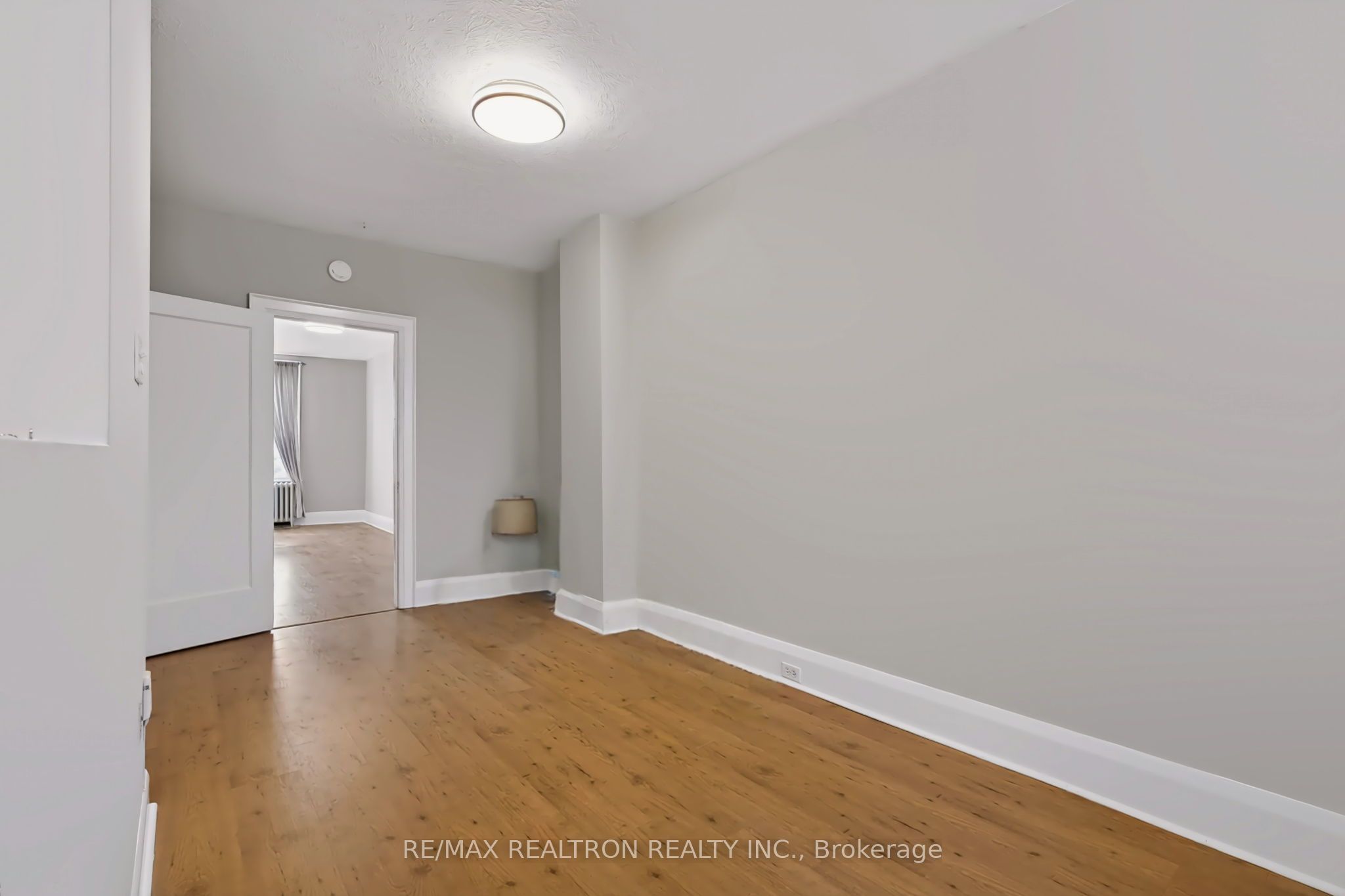 3232 Yonge Street 3, Toronto, ON M4N 2L4 photo 2