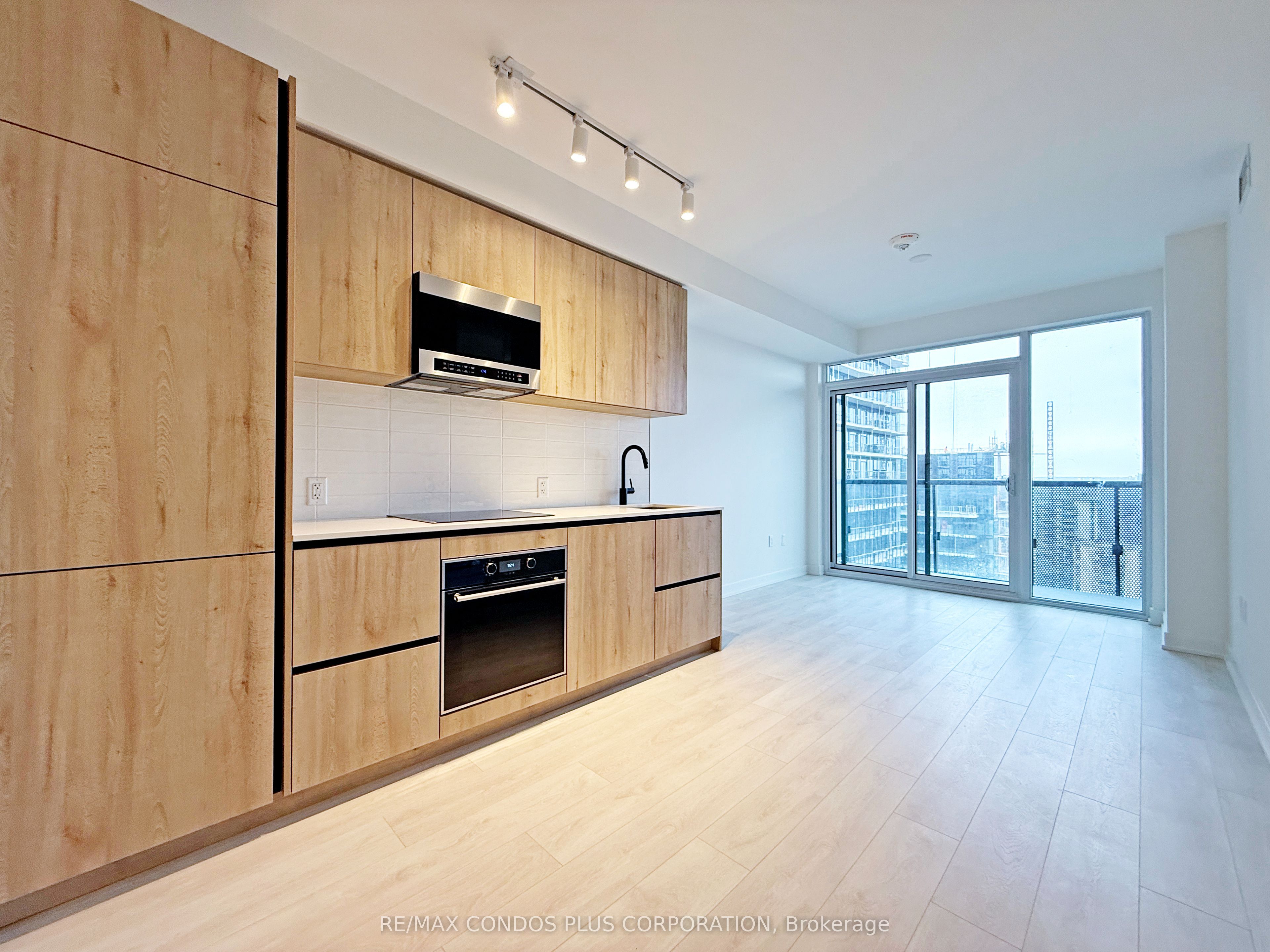 117 Broadway Avenue 2908, Toronto, ON M4P 1V3 photo 3