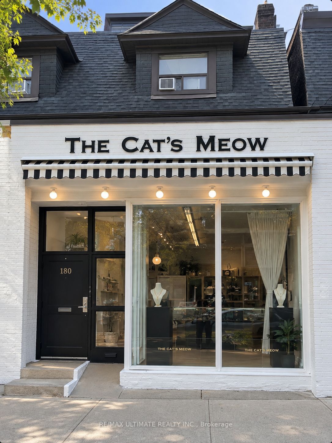 180 Avenue Road 3rd floor, Toronto, ON M5R 2J1
