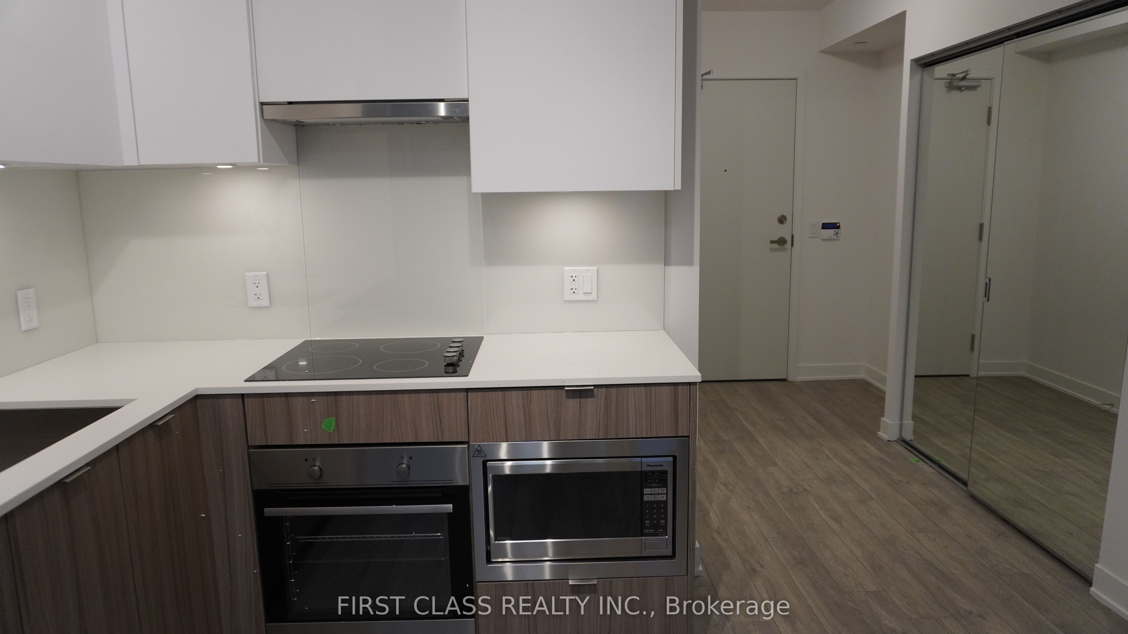 195 Redpath Avenue 3306, Toronto, ON M4P 0E4 photo 3