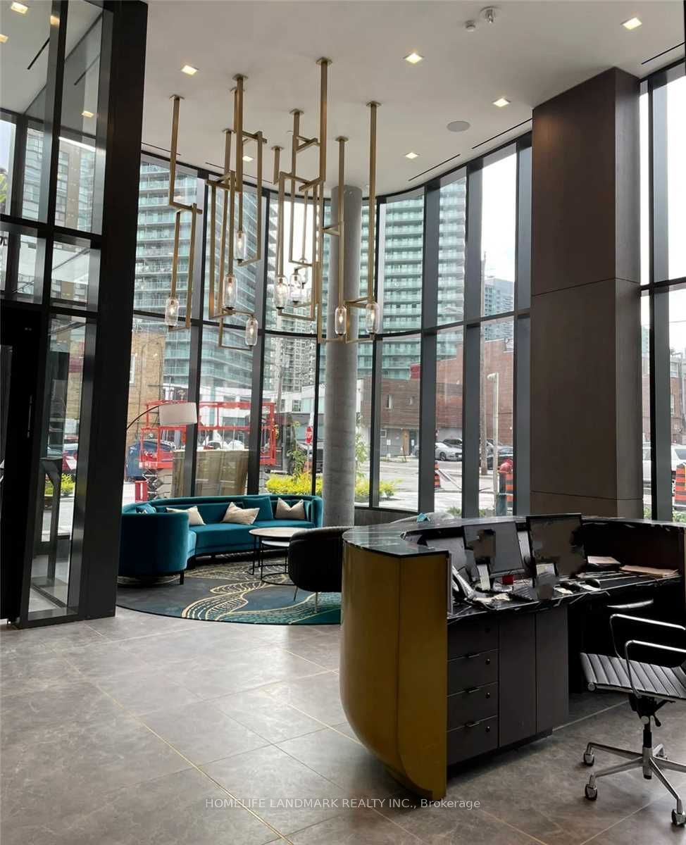 15 Holmes Avenue 811, Toronto, ON M2N 0L4 photo 2