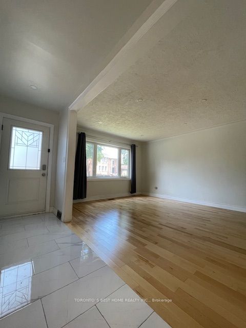 69 Madawaska Avenue Main F, Toronto, ON M2M 2R2 photo 3