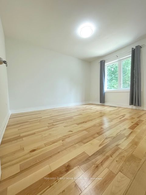 69 Madawaska Avenue Main F, Toronto, ON M2M 2R2 photo 4