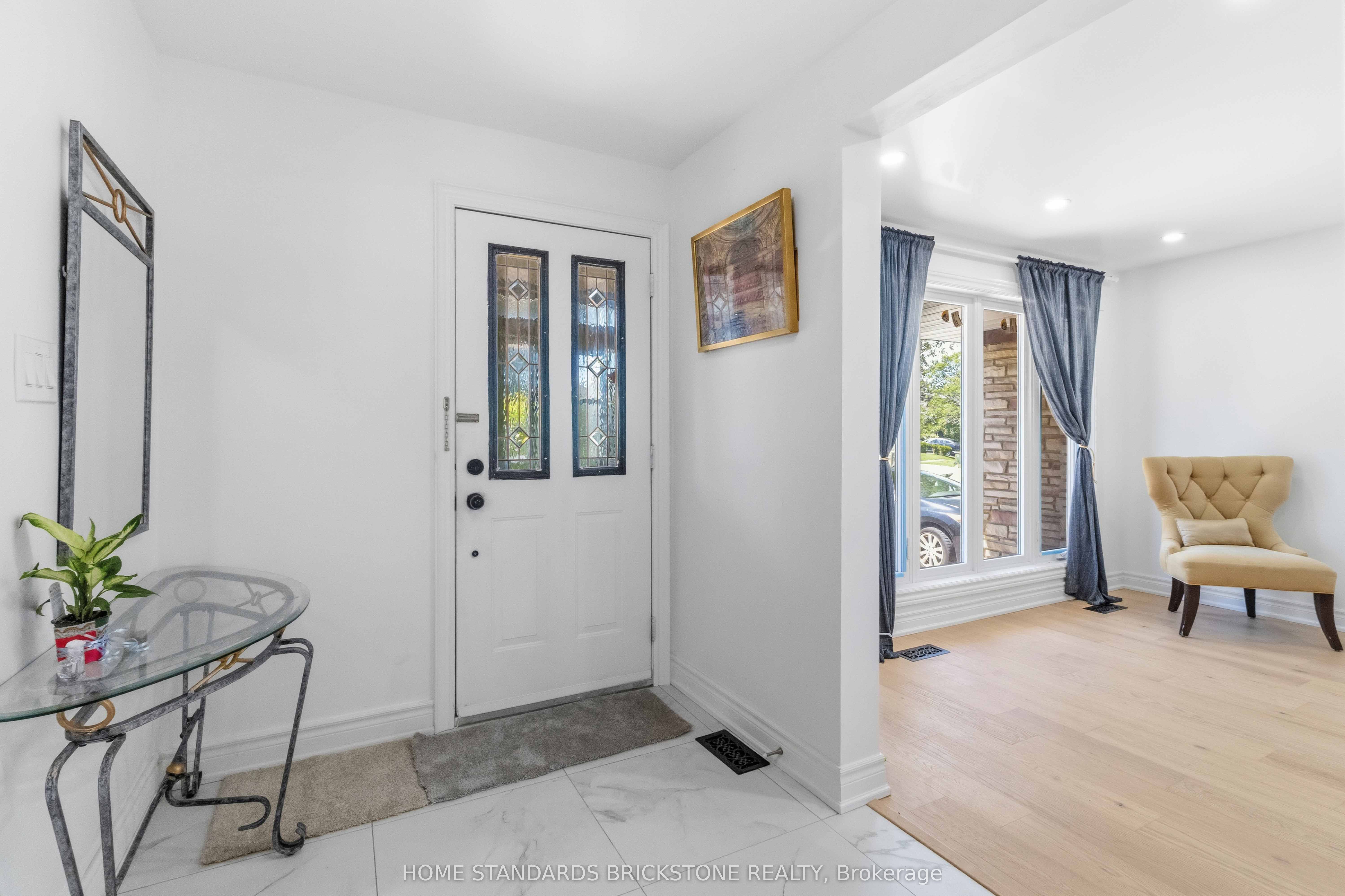 220 Torresdale Avenue Main, Toronto, ON M2R 3E8 photo 3